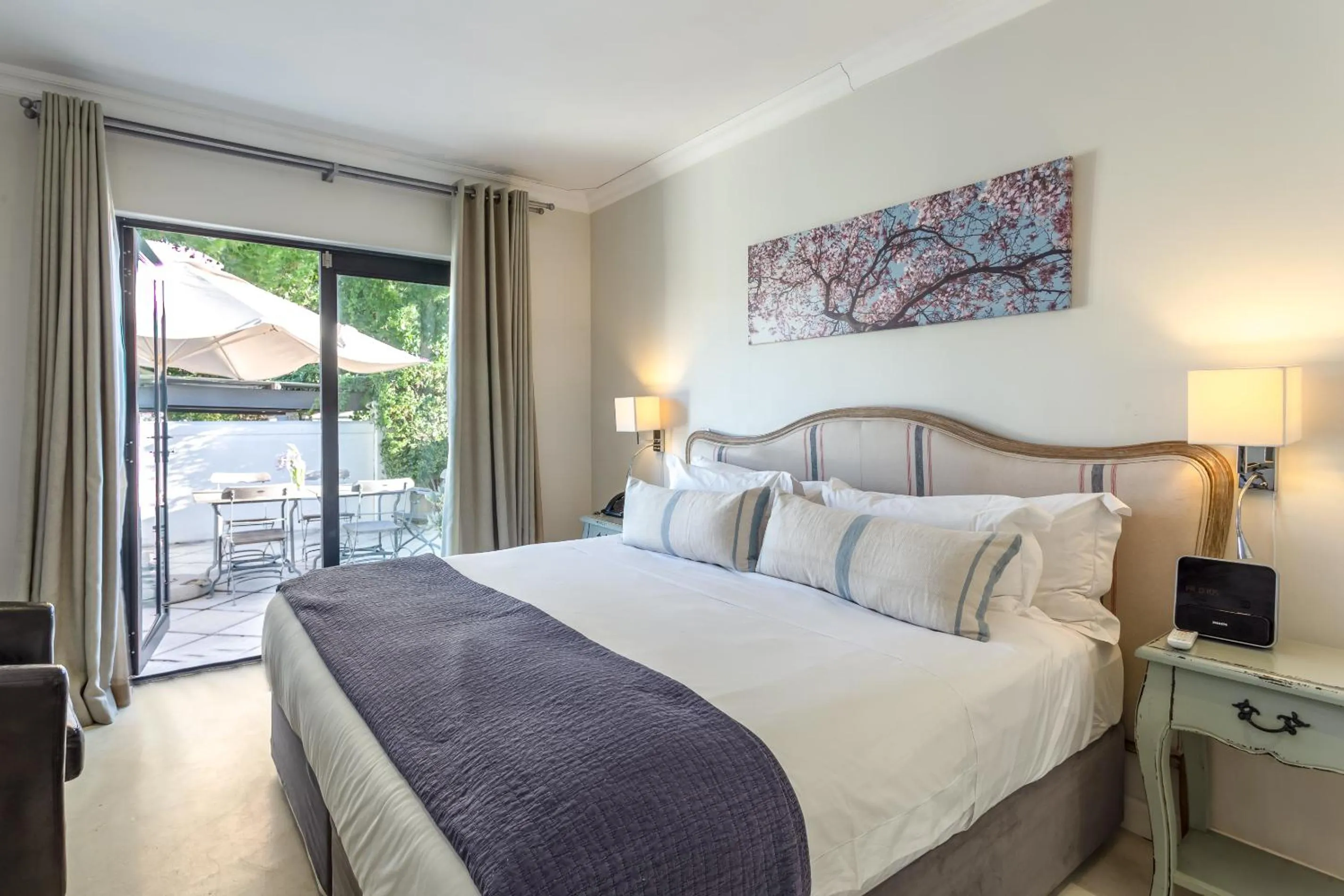 Bed in Wedgeview Country House & Spa