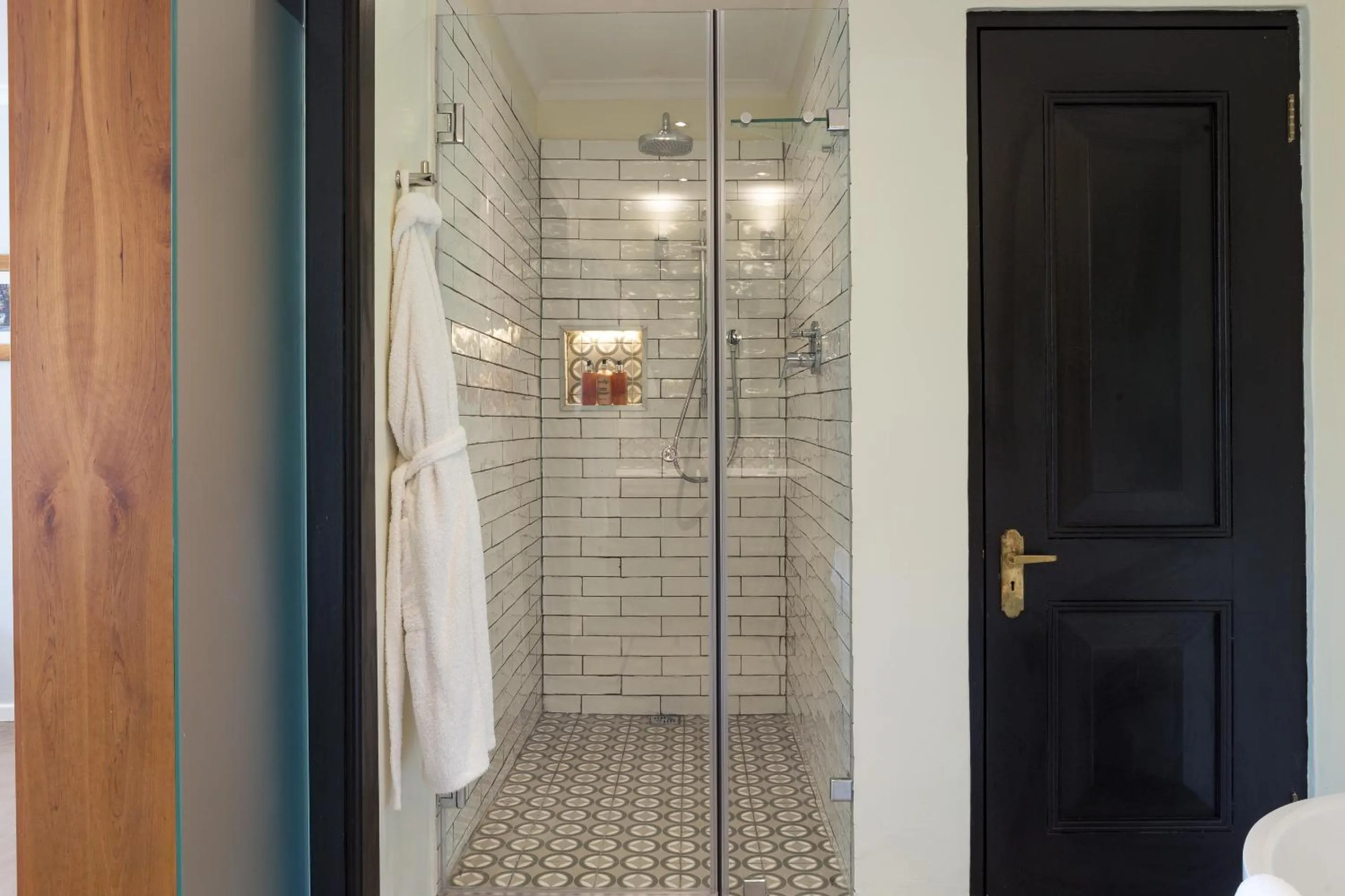 Shower in Wedgeview Country House & Spa