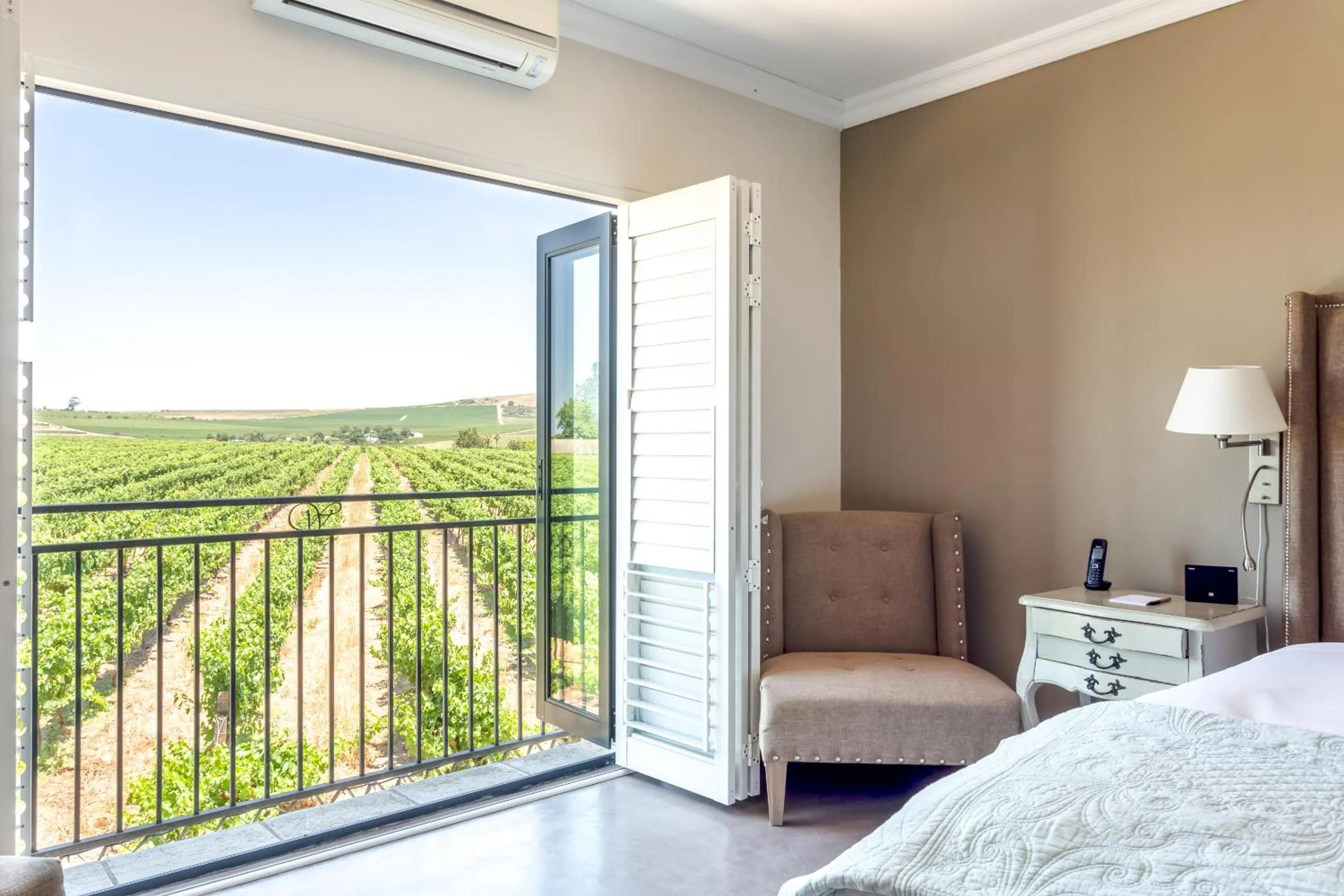 View (from property/room), Bed in Wedgeview Country House & Spa