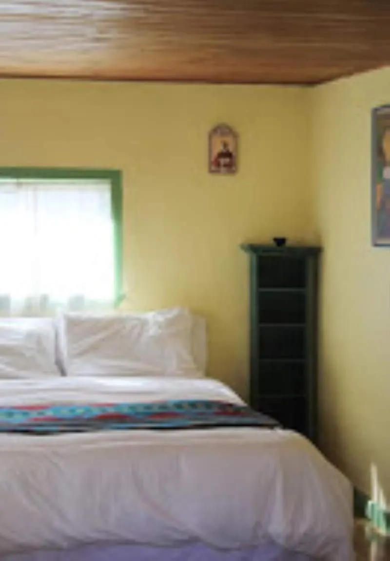 Bed in Taos Goji Farm & Eco-Lodge Retreat
