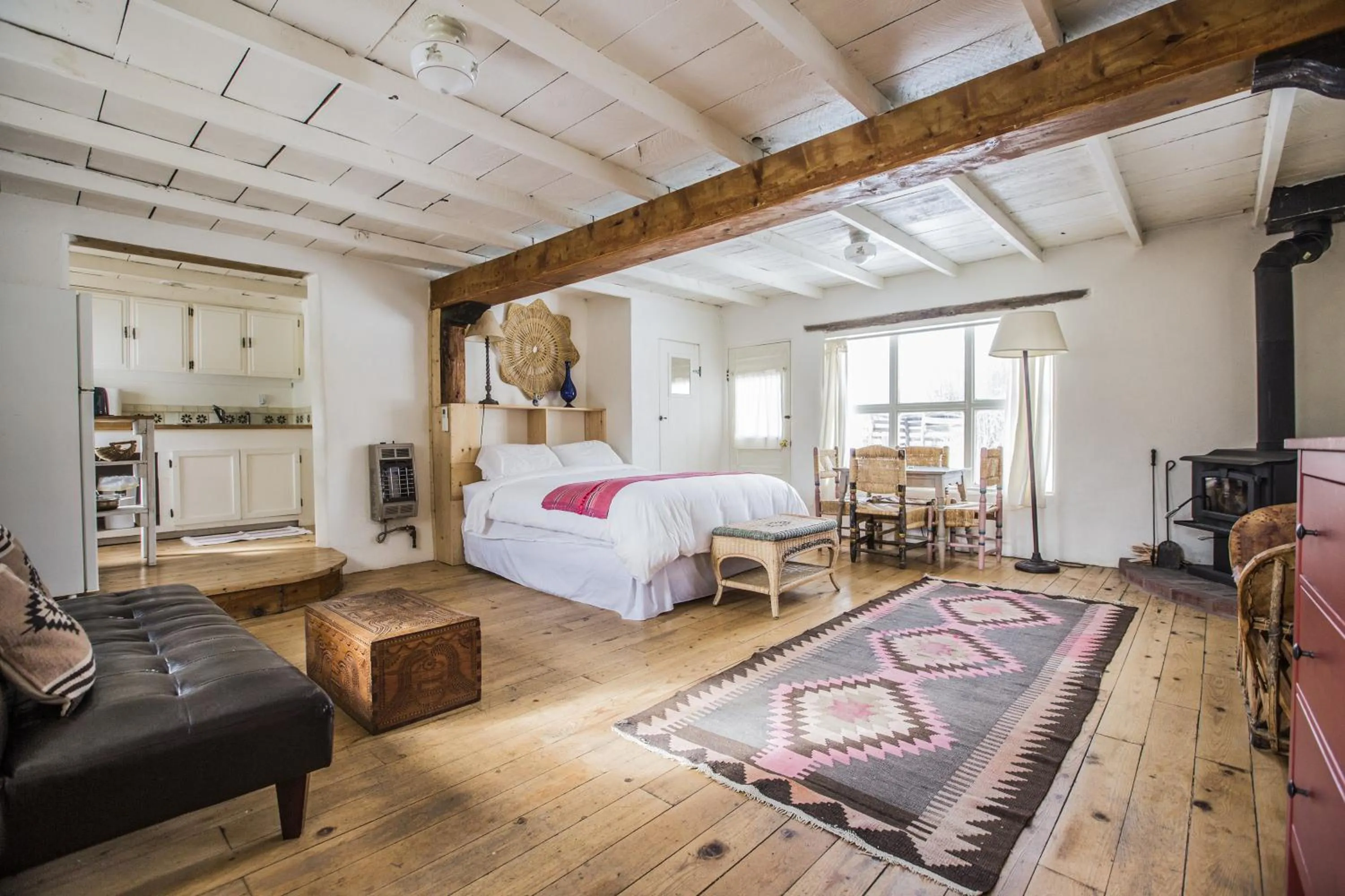 Bed in Taos Goji Farm & Eco-Lodge Retreat