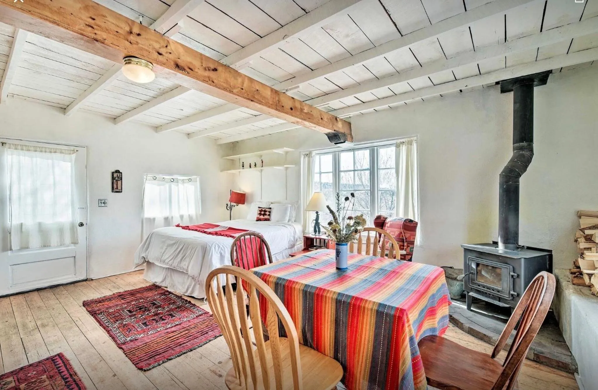 Bed in Taos Goji Farm & Eco-Lodge Retreat