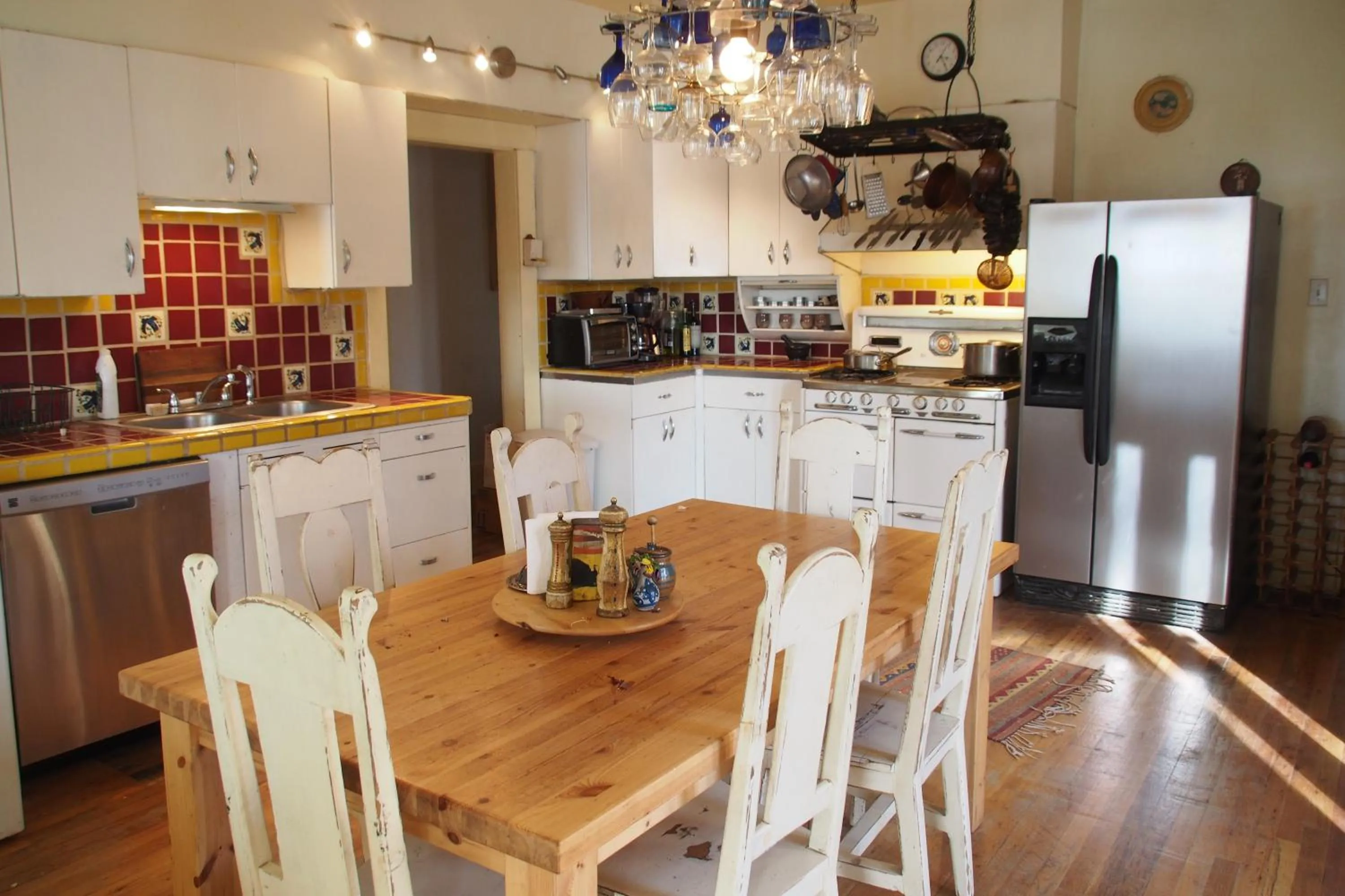 Dining area in Taos Goji Farm & Eco-Lodge Retreat