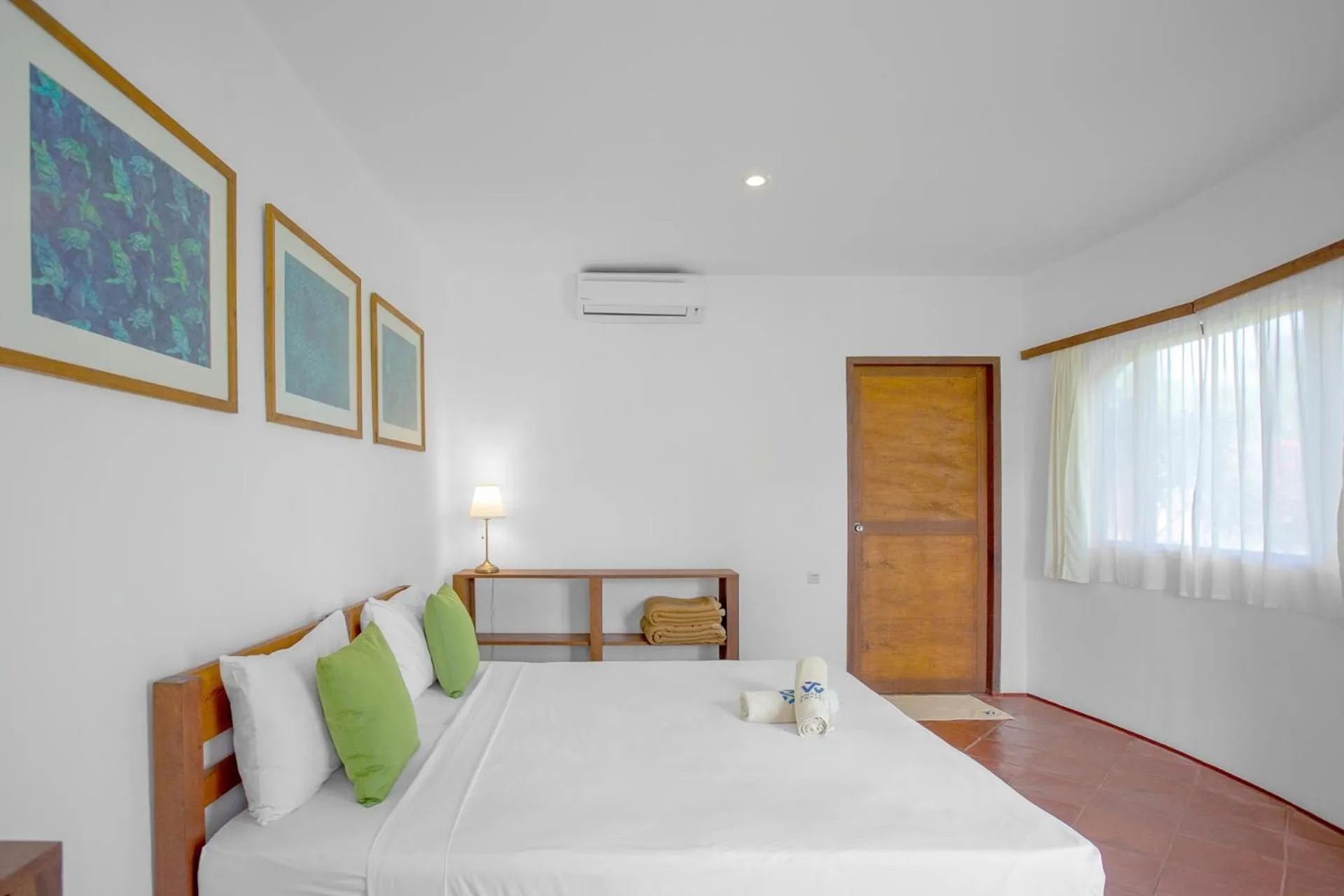 Bed in Whales and Waves