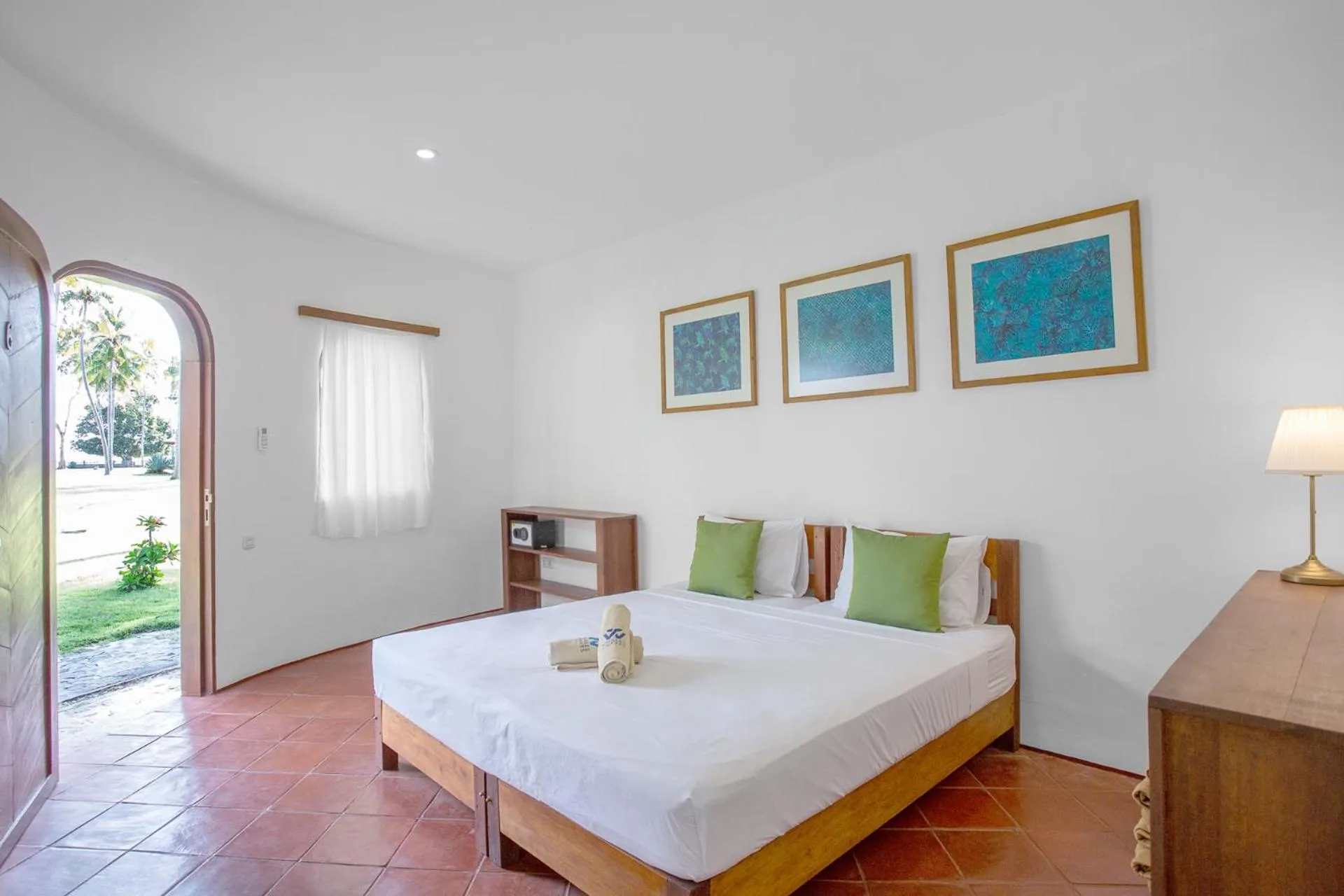 Bed in Whales and Waves