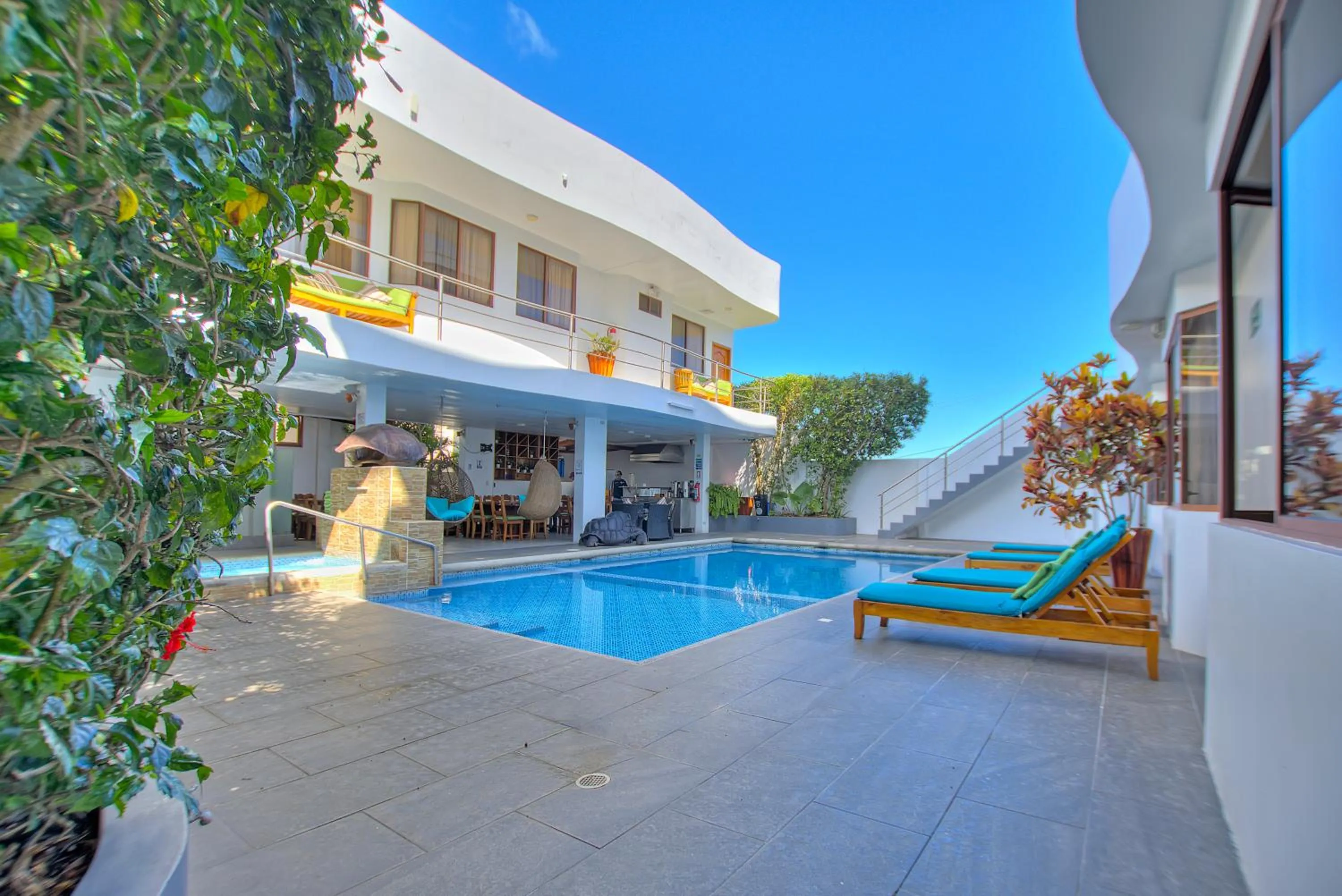 Property building in El Descanso del Guia