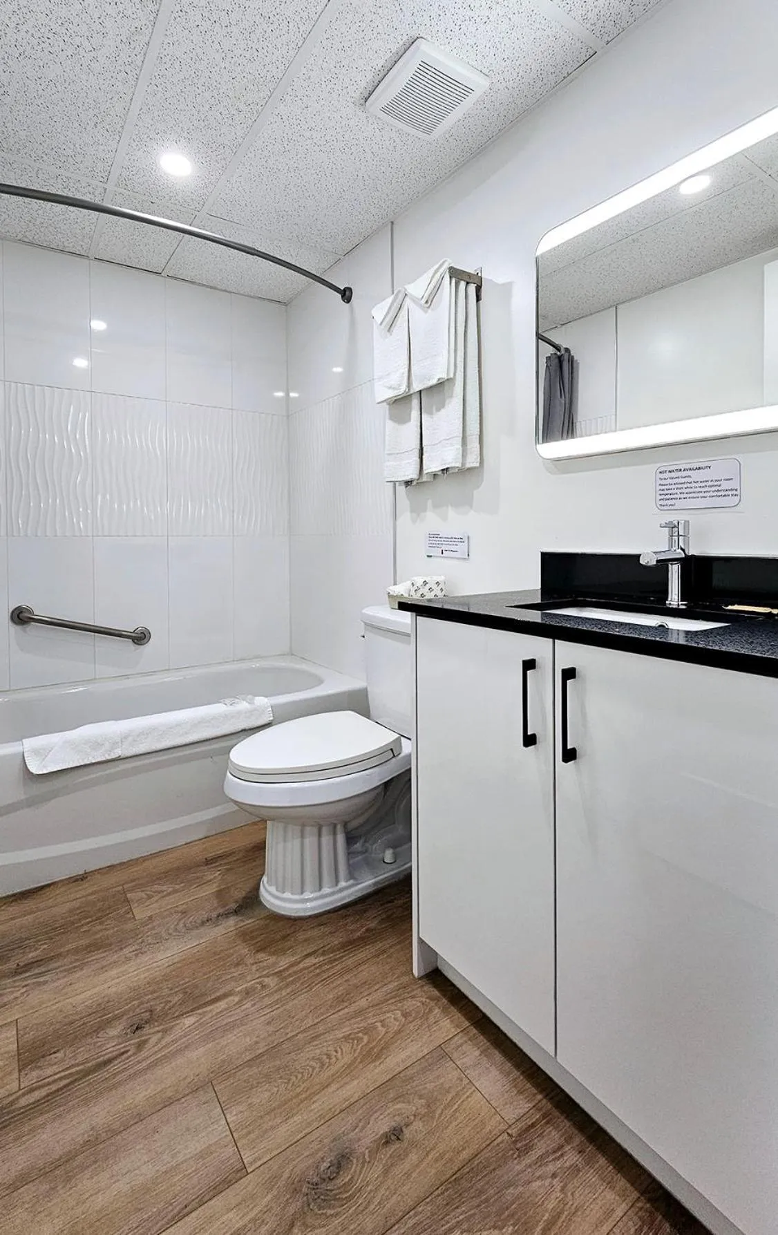 Toilet in Cloud 9 Inn