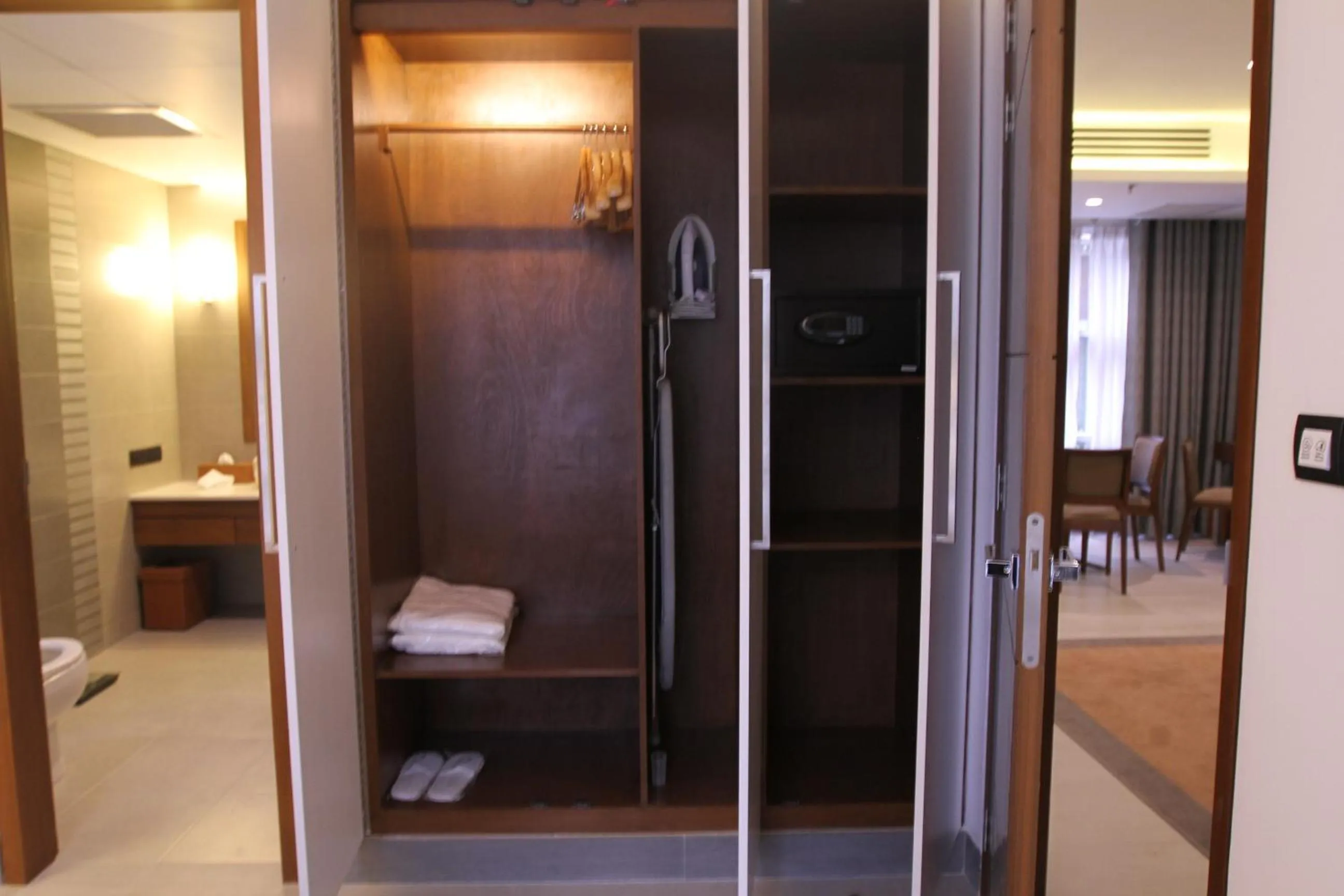 Area and facilities, Bed in Space Hotel and Apartments