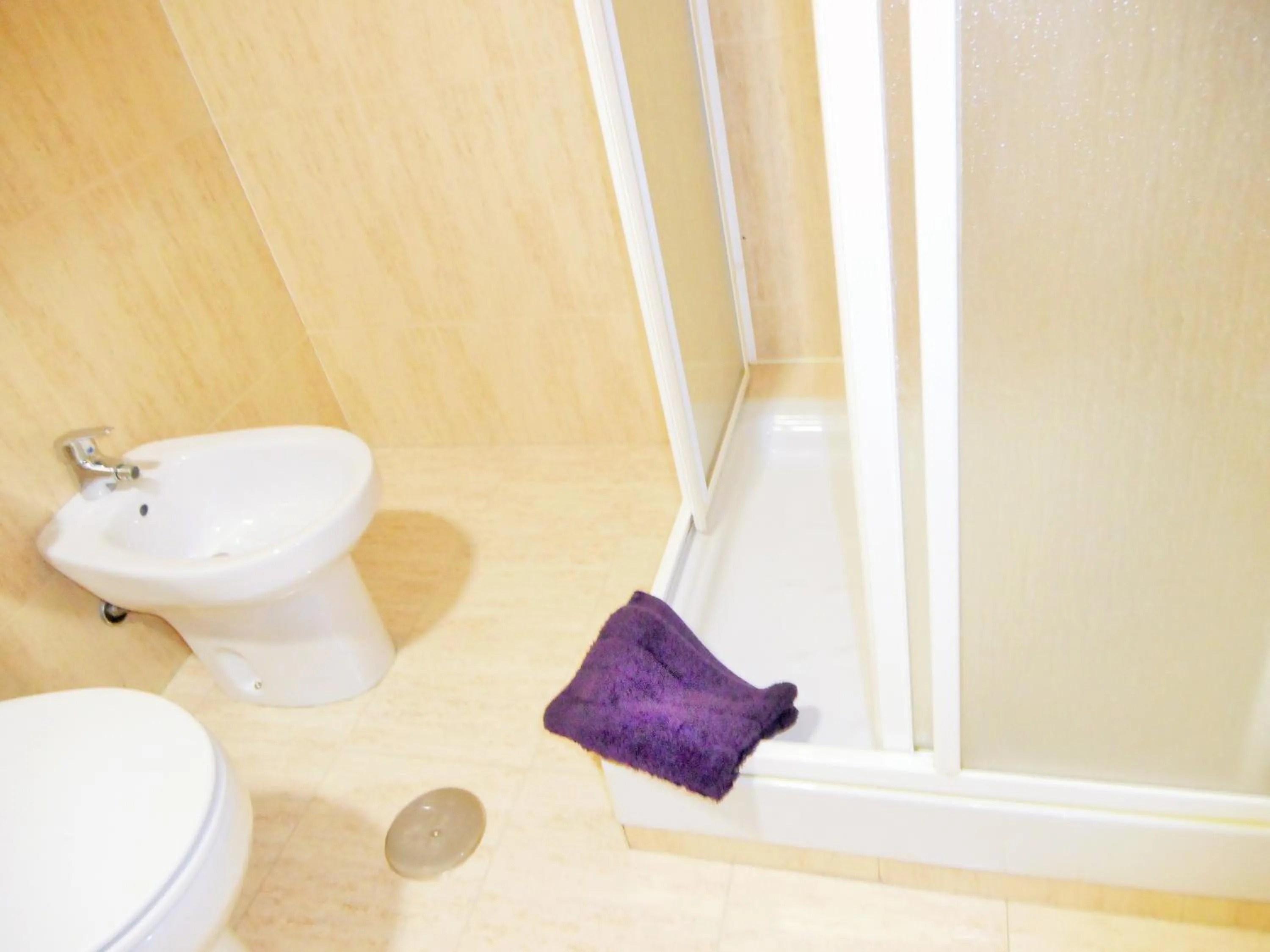 Bathroom in Martin House & Granada