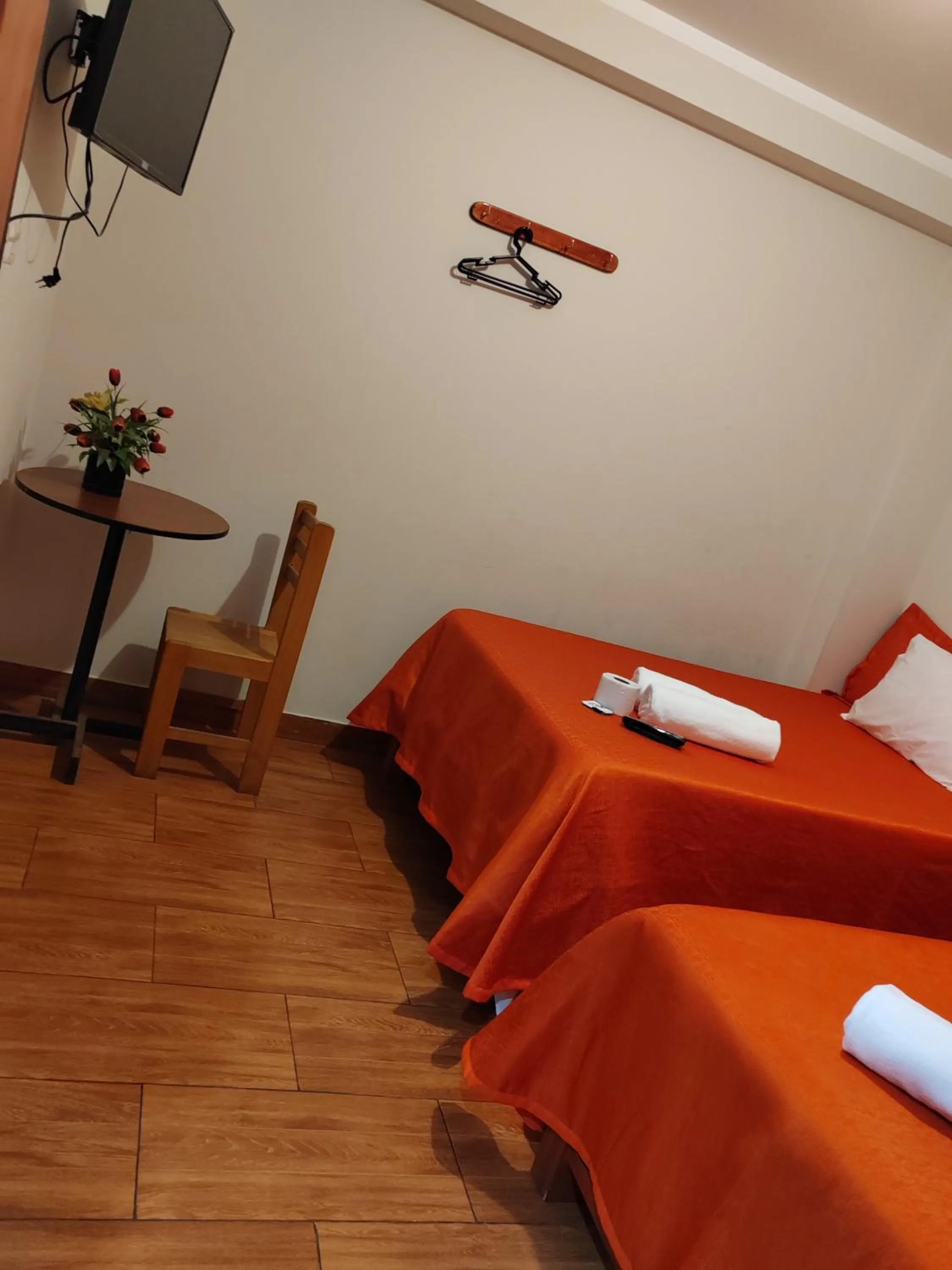 Bathroom, Bed in Hostal Bryan