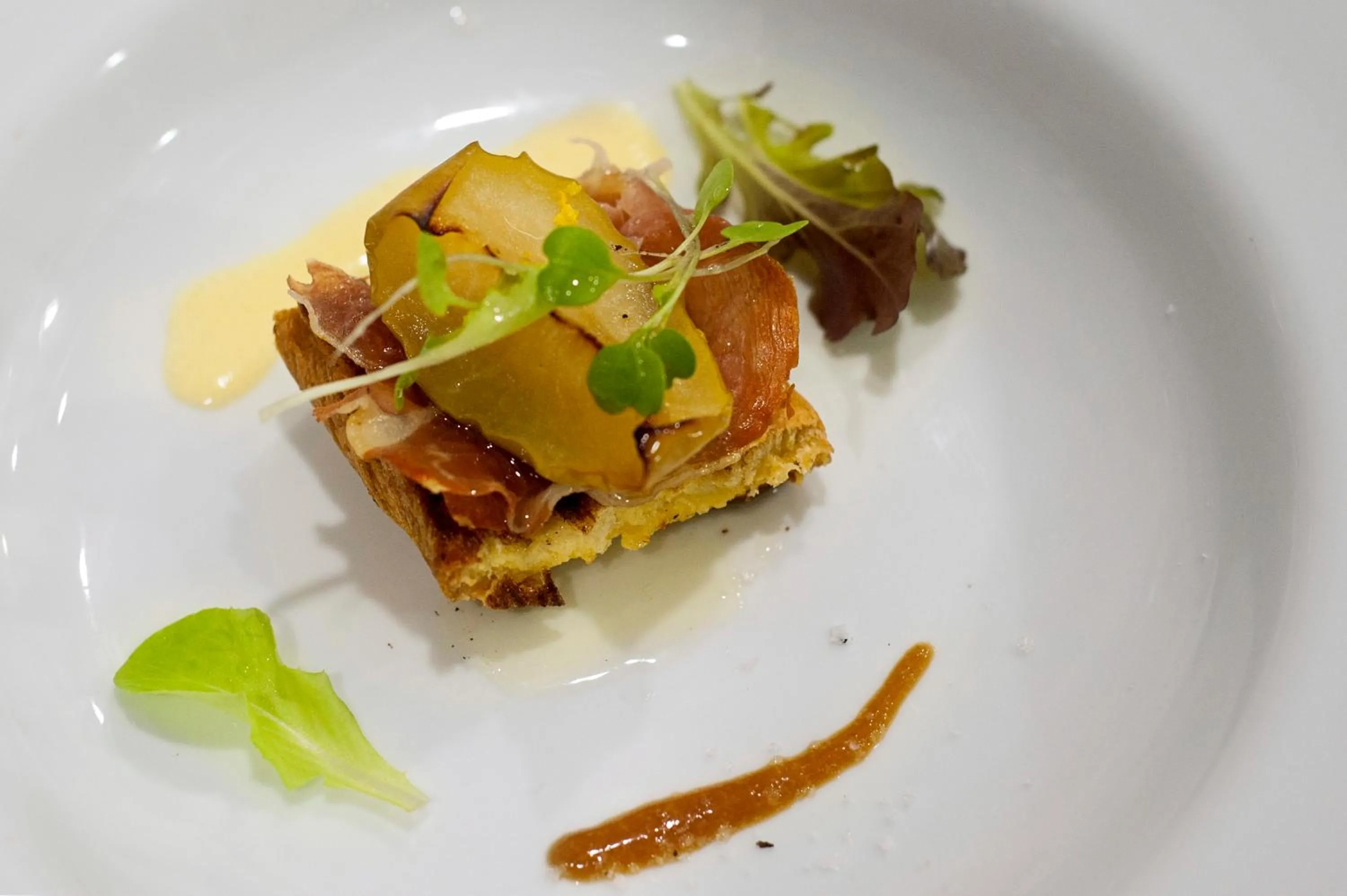 Food and drinks in Tryp by Wyndham Varginha Cafe Royal