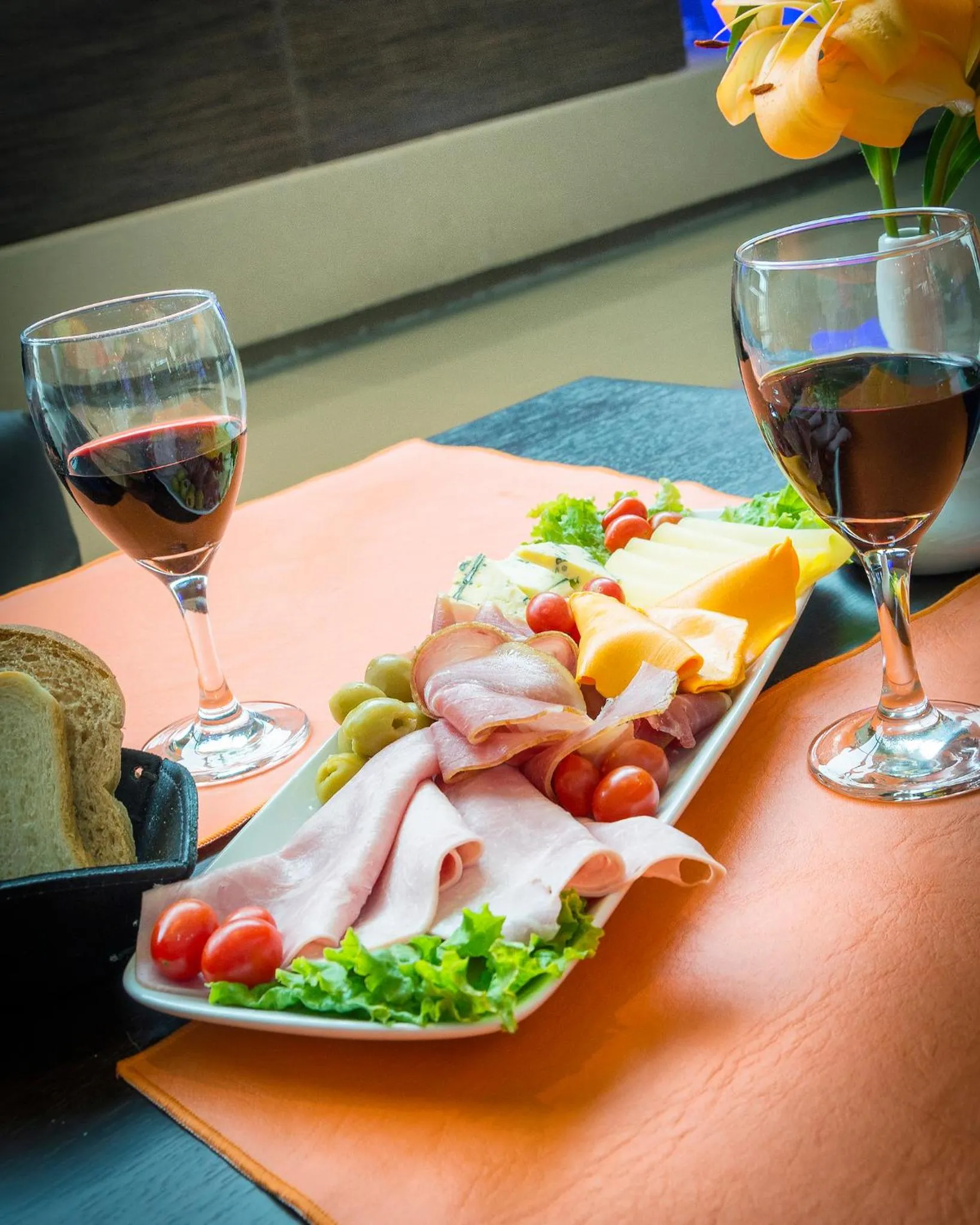 Restaurant/places to eat in Howard Johnson Neuquen