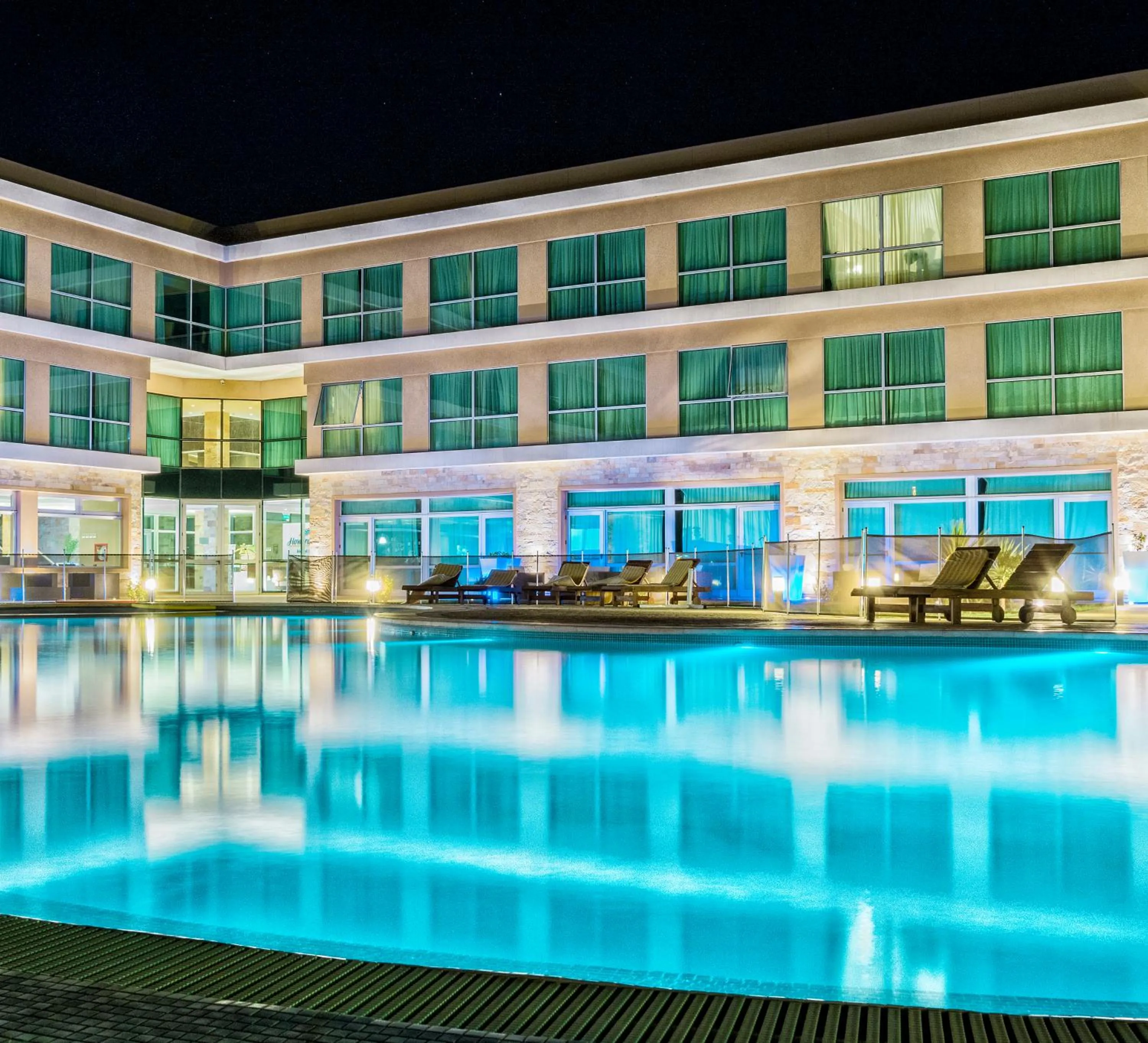 Patio in Howard Johnson Neuquen