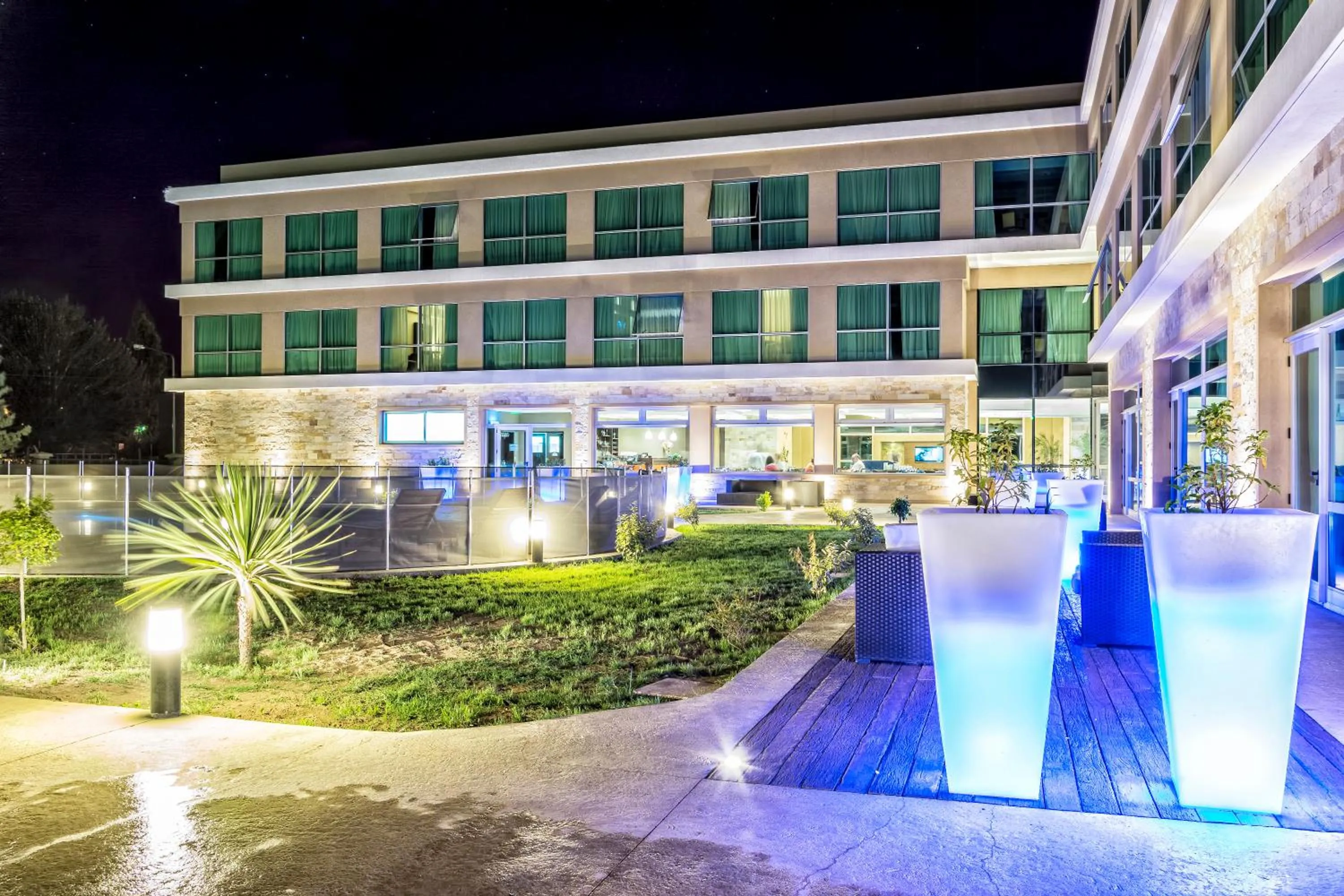 Patio in Howard Johnson Neuquen