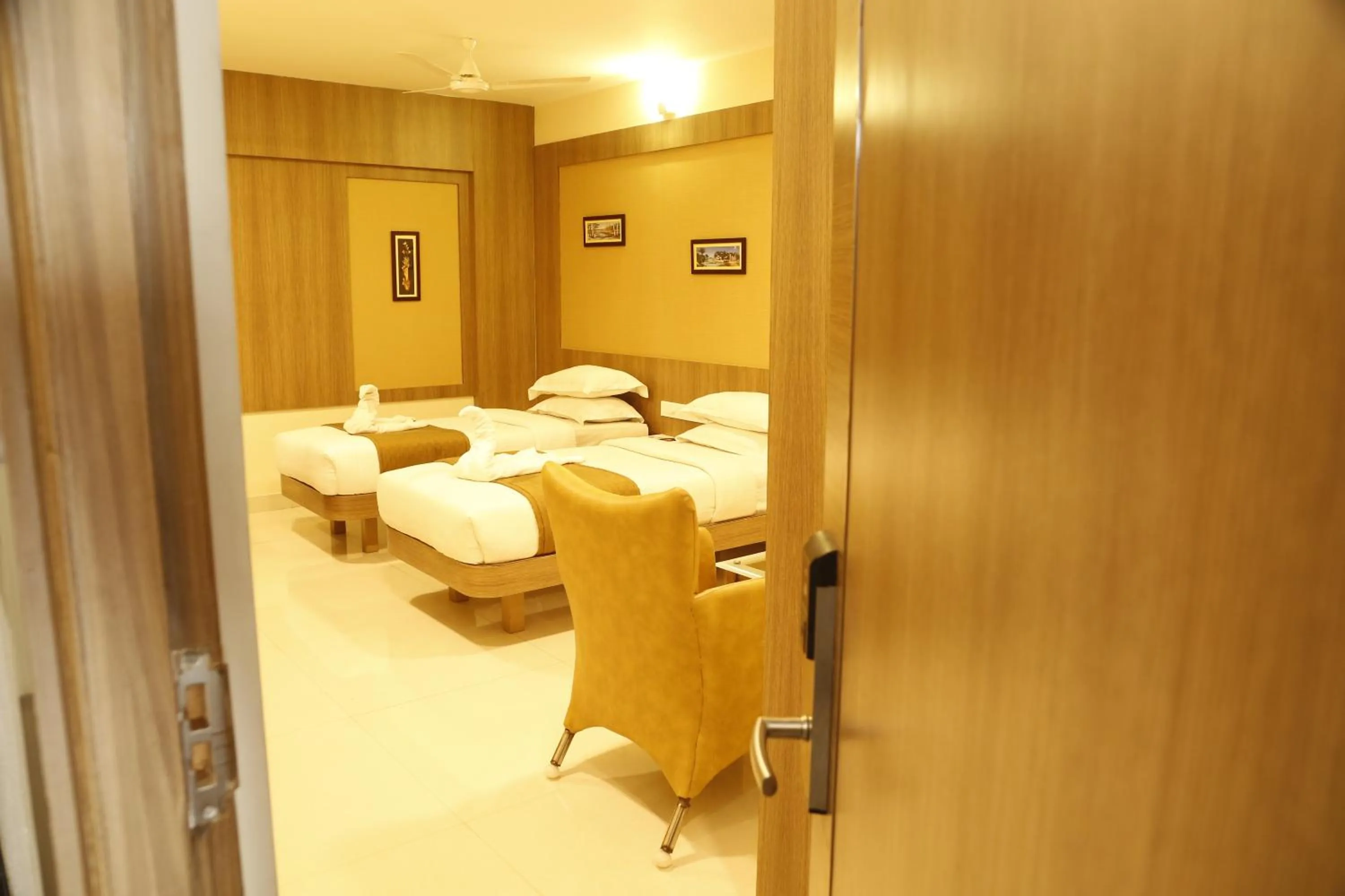 Bed in HOTEL GRAND PLAZzA