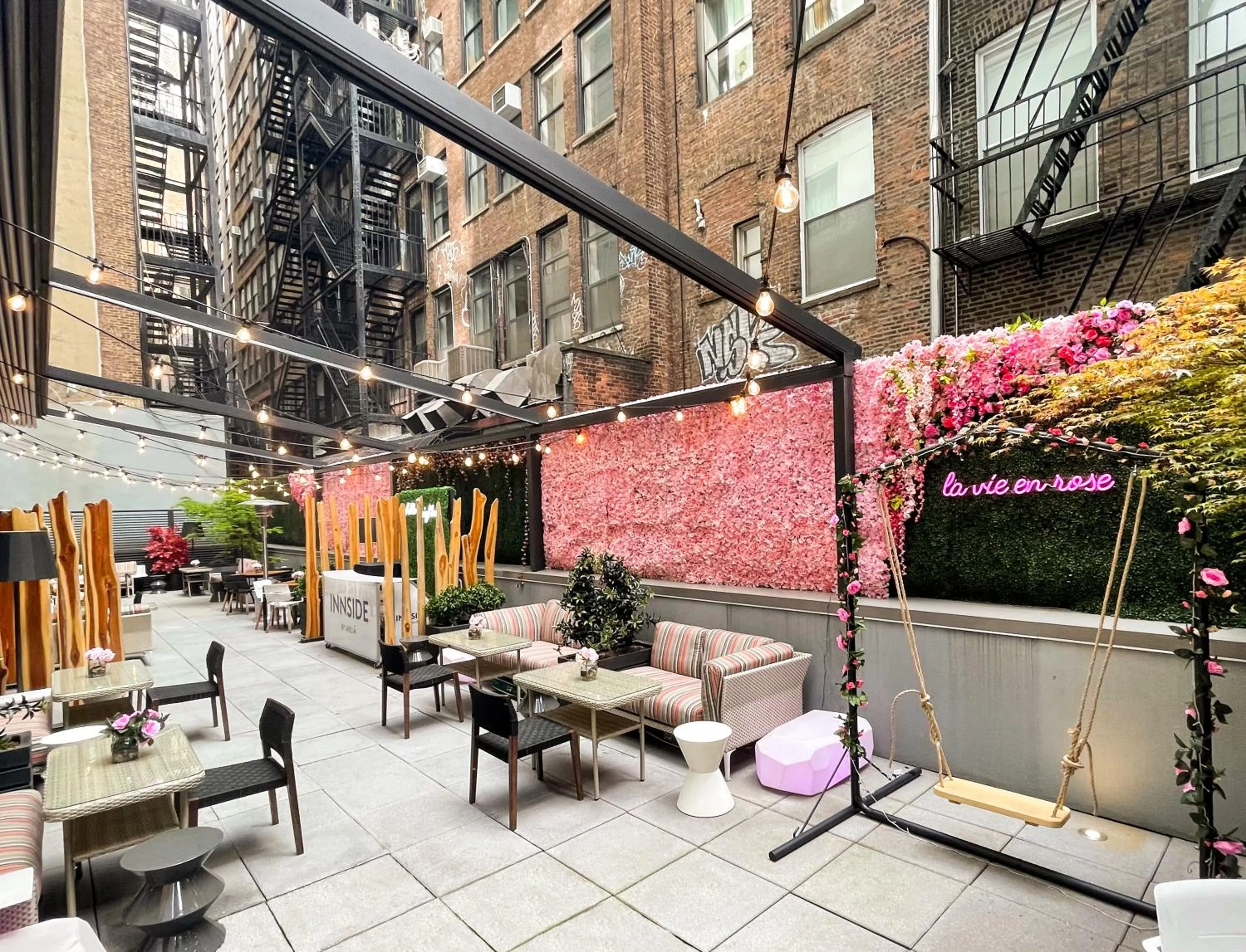 Patio in INNSiDE by Meliá New York Nomad