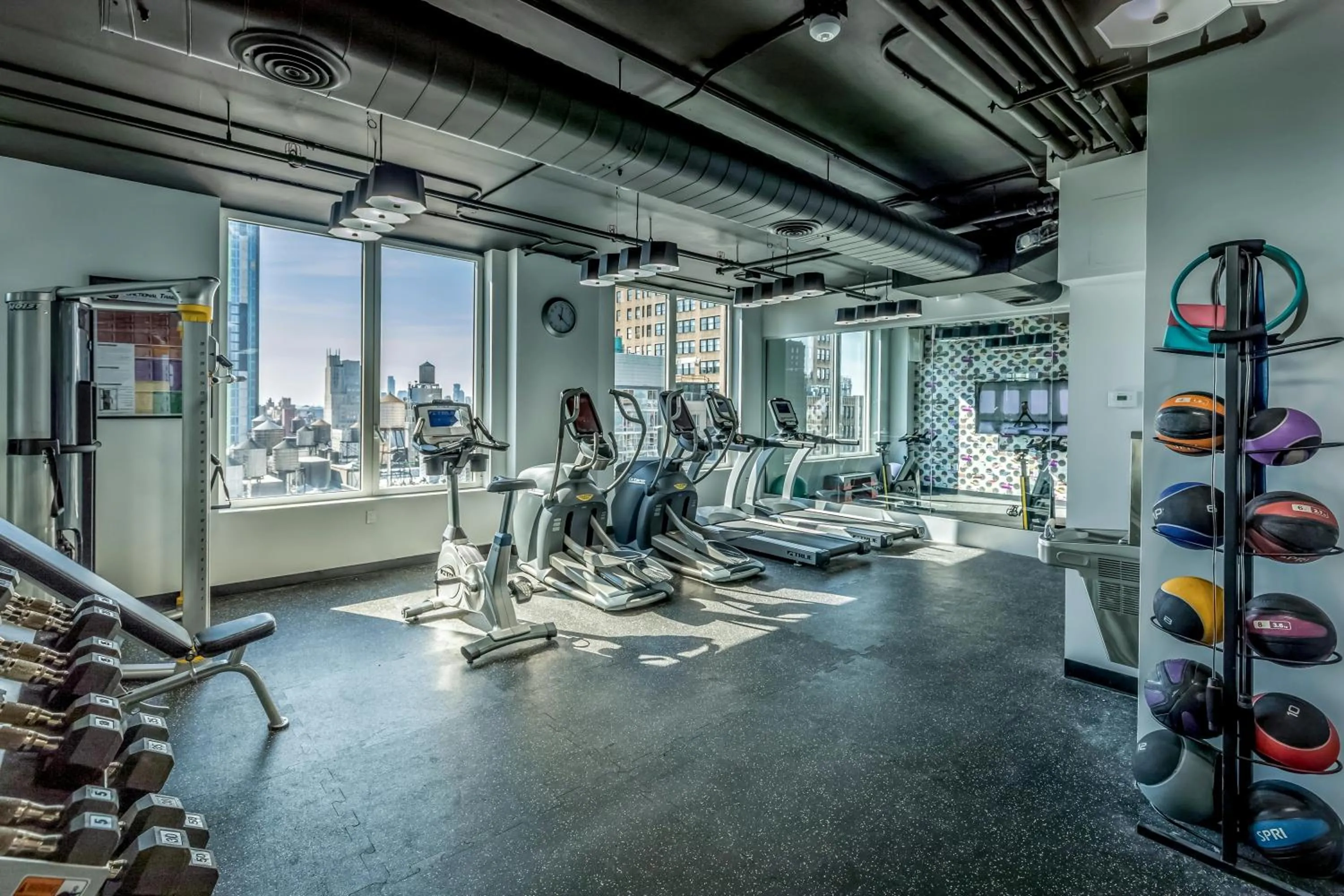 Fitness centre/facilities in INNSiDE by Meliá New York Nomad