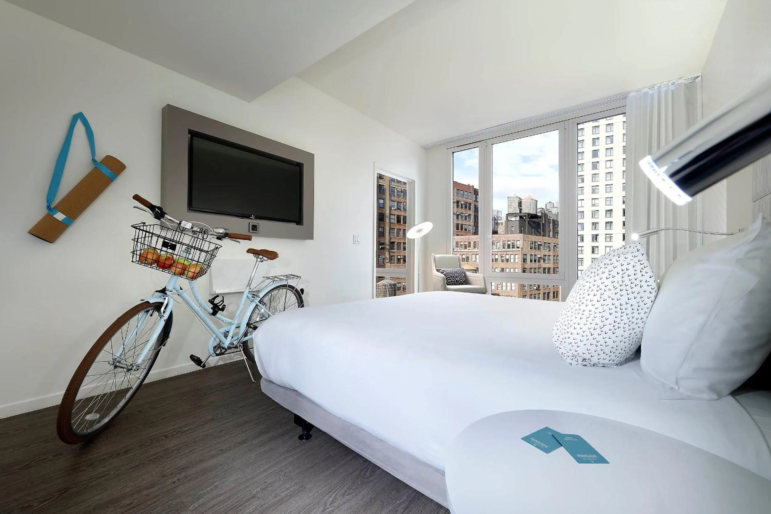 Photo of the whole room, Bed in INNSiDE by Meliá New York Nomad