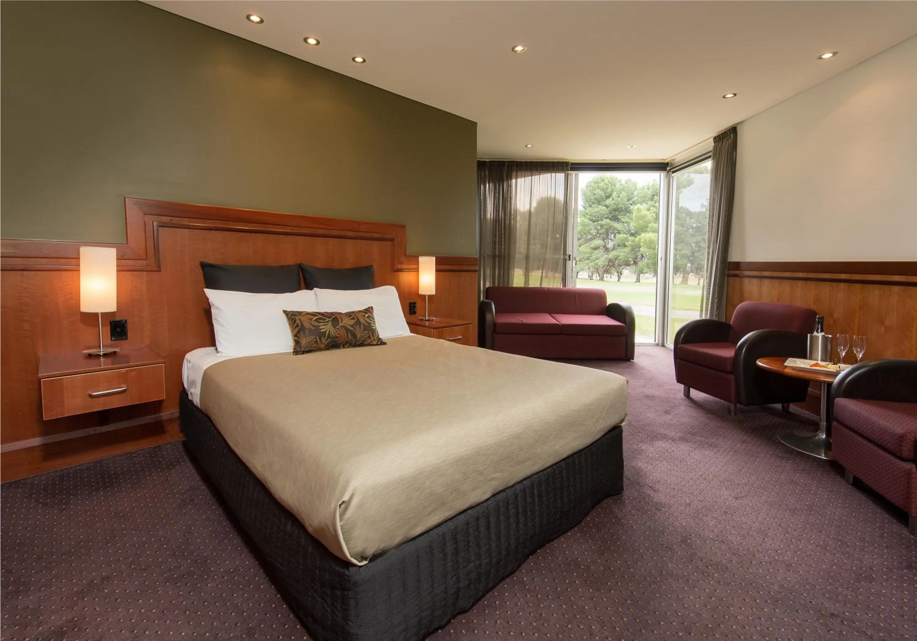 Bedroom, Bed in Renmark Country Club