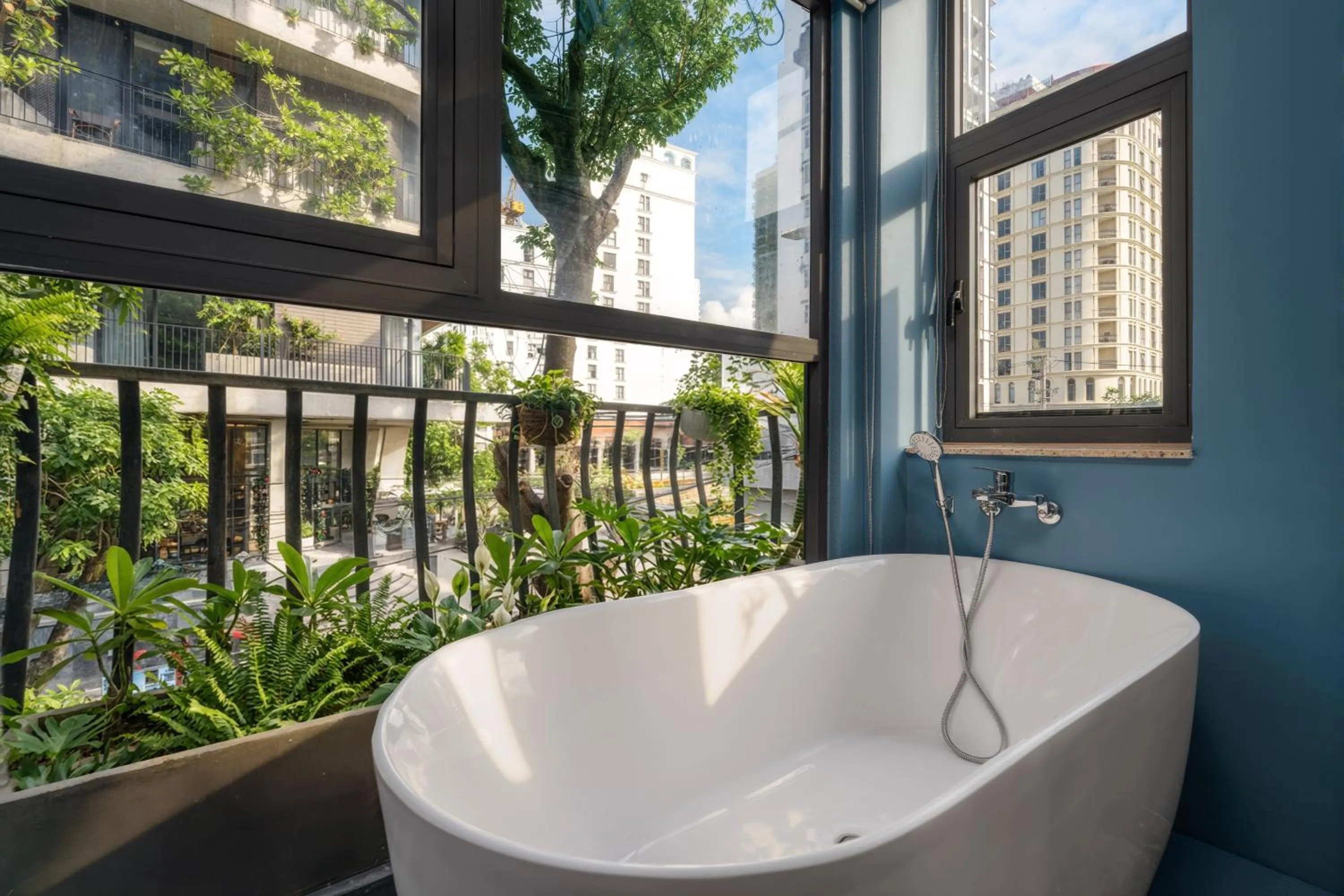 Hot Tub in Taian Hotel & Apartment