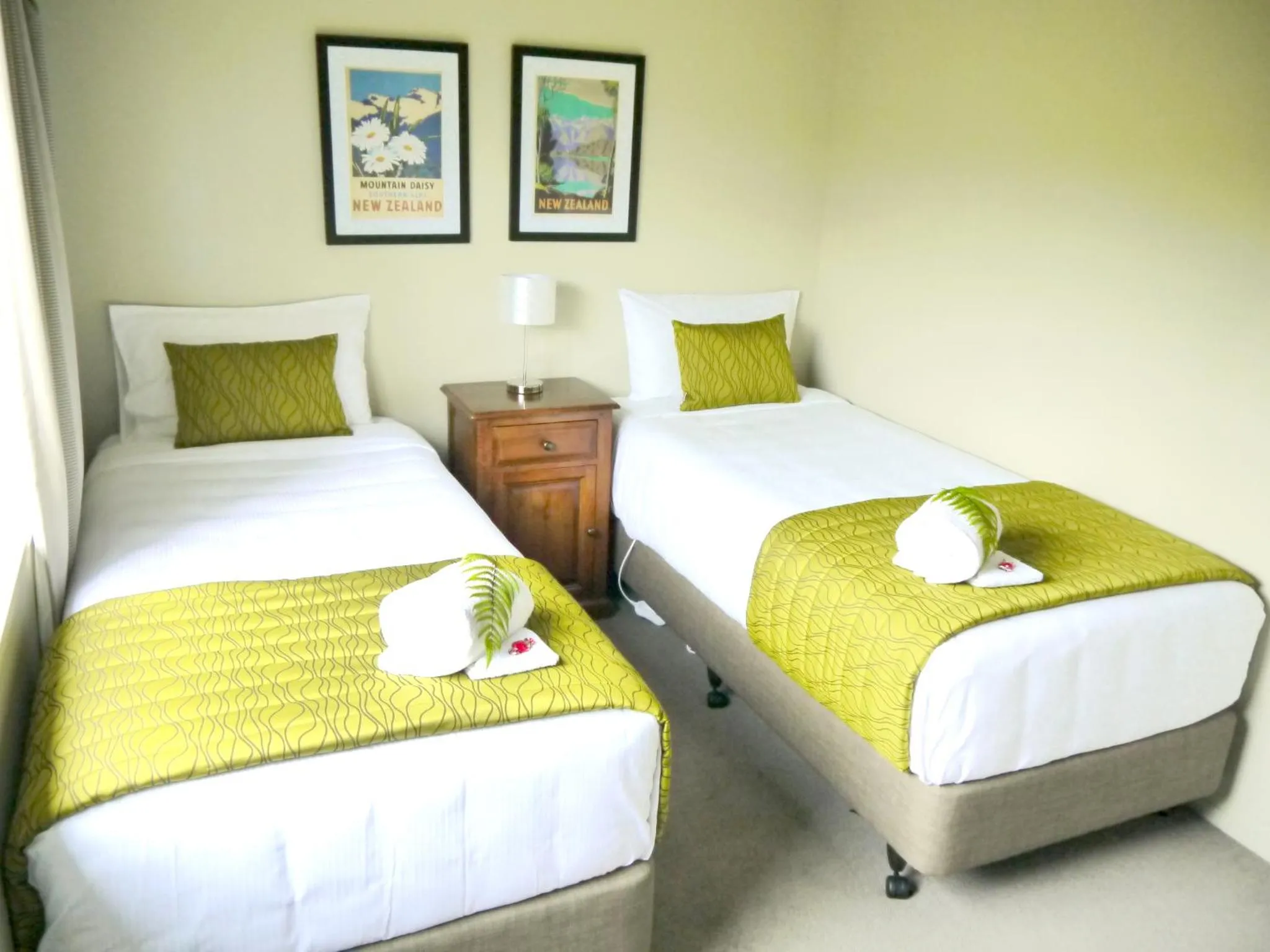 Bedroom, Bed in Franz Josef Treetops