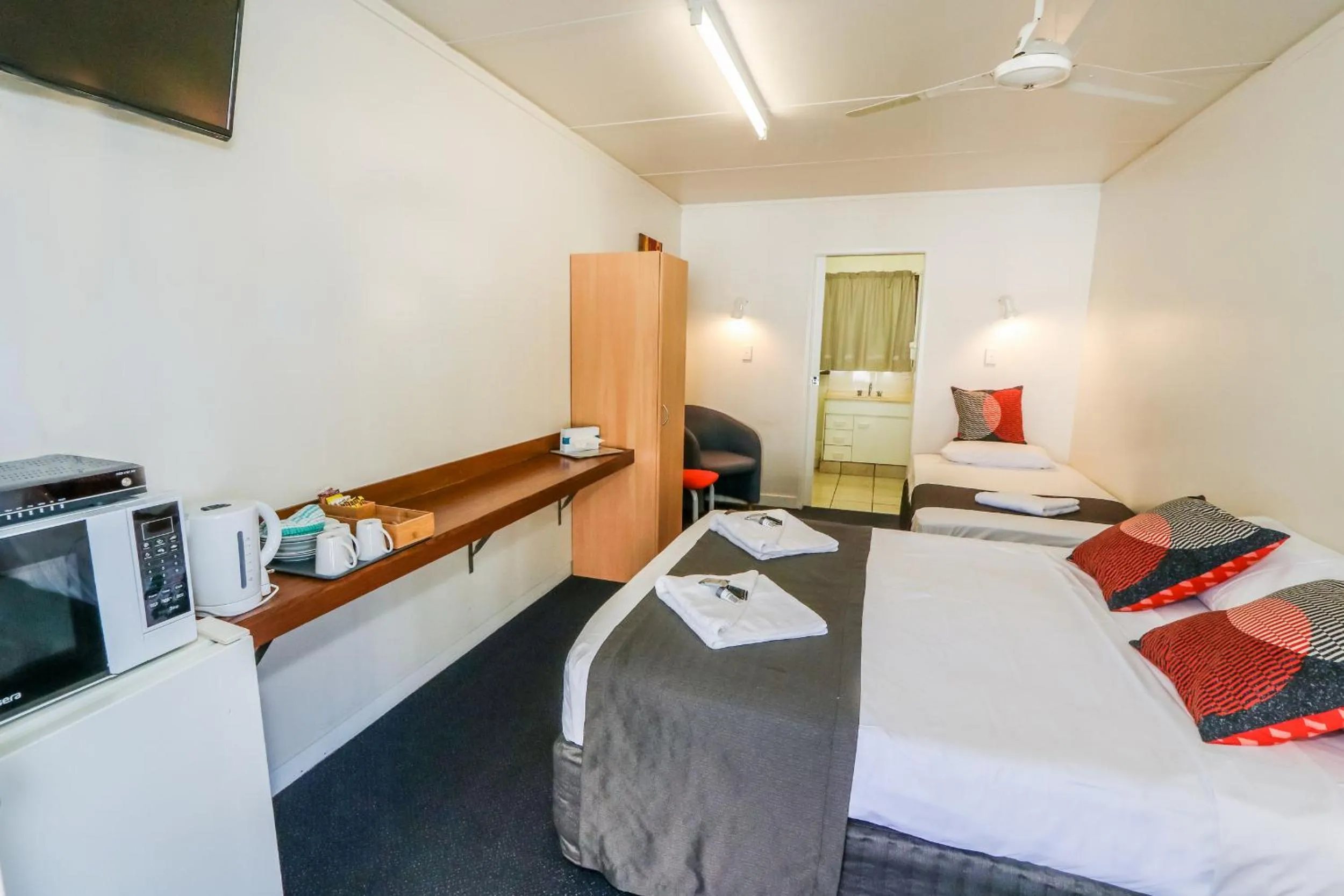 Bed in Miriam Vale Motel