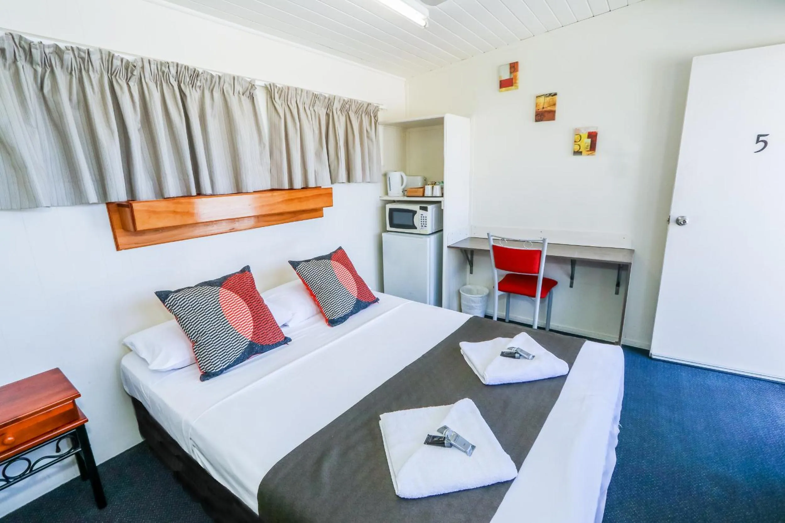 Bed in Miriam Vale Motel