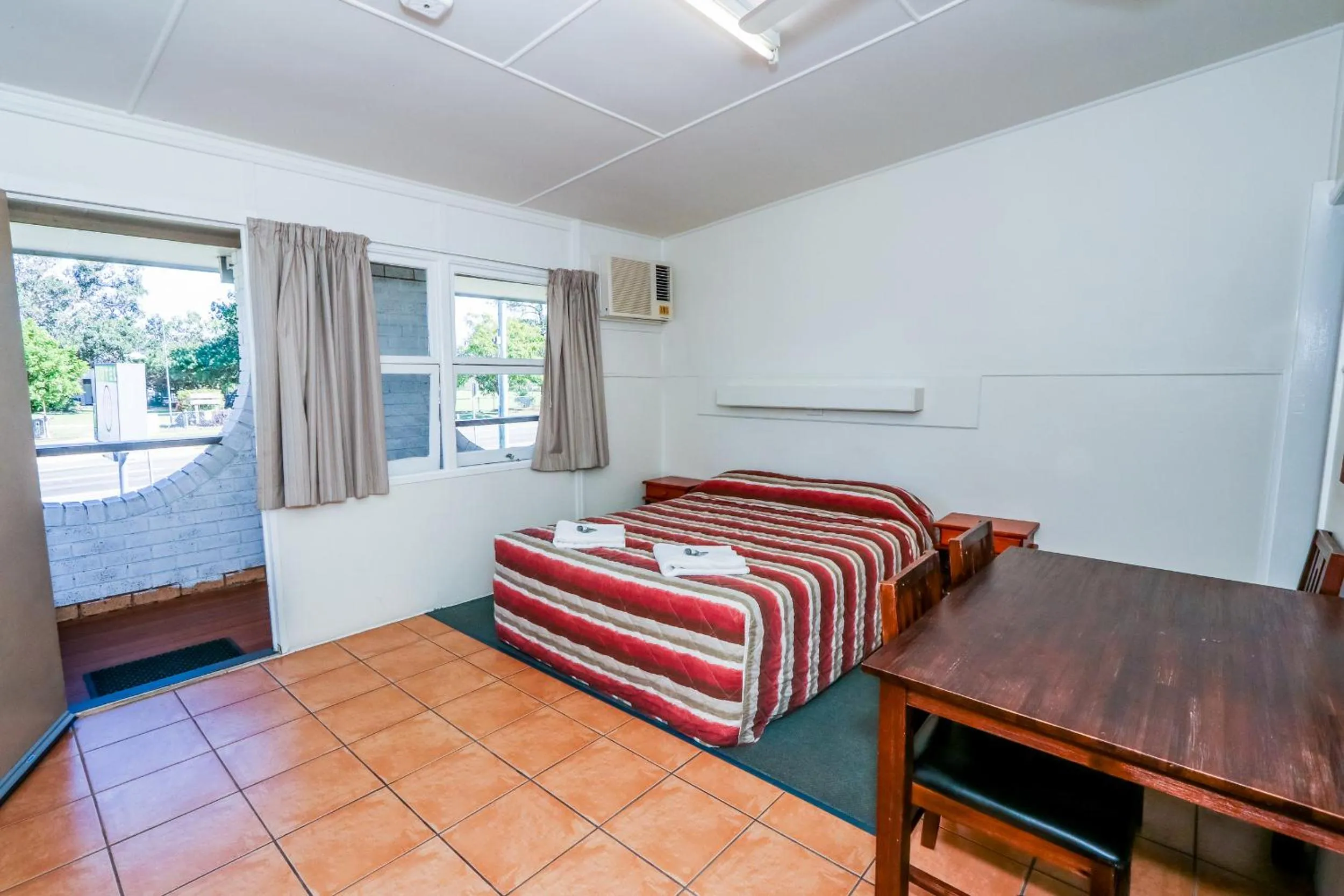 Bed in Miriam Vale Motel