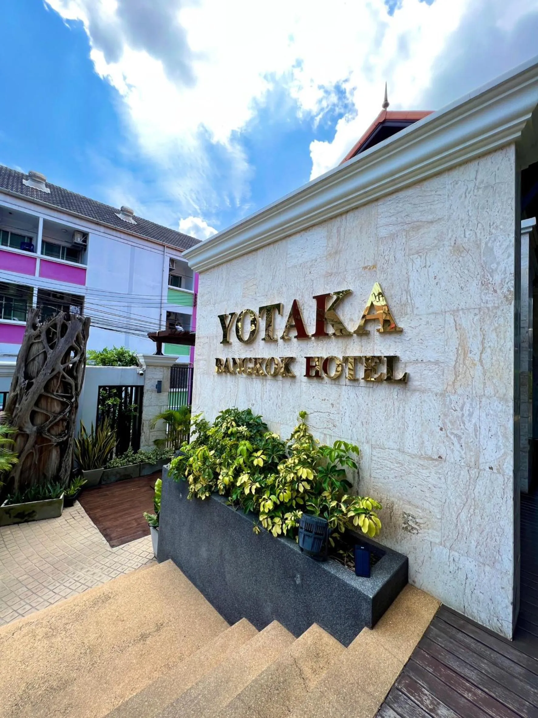 Yotaka Bangkok Hotel