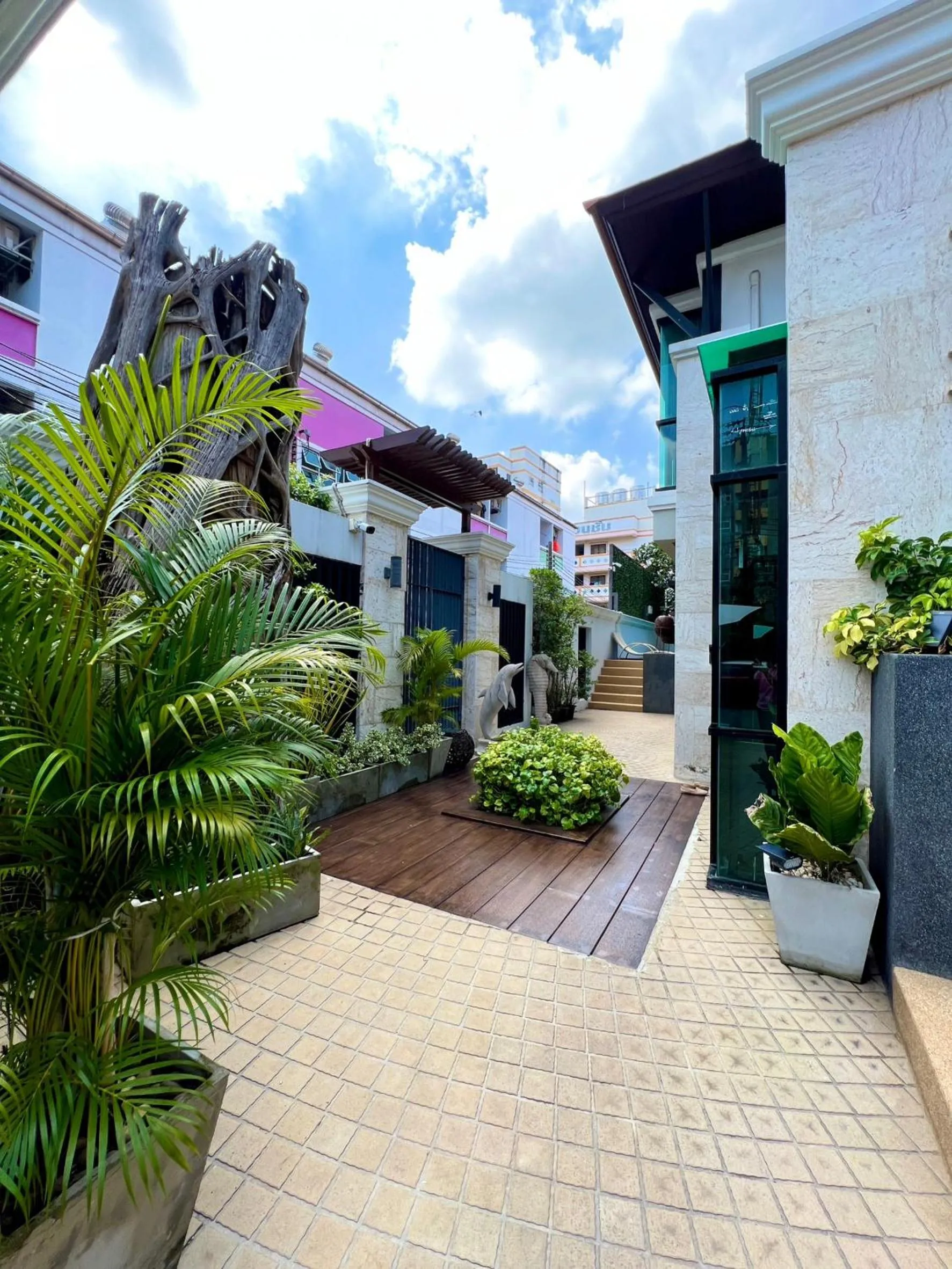 Yotaka Bangkok Hotel