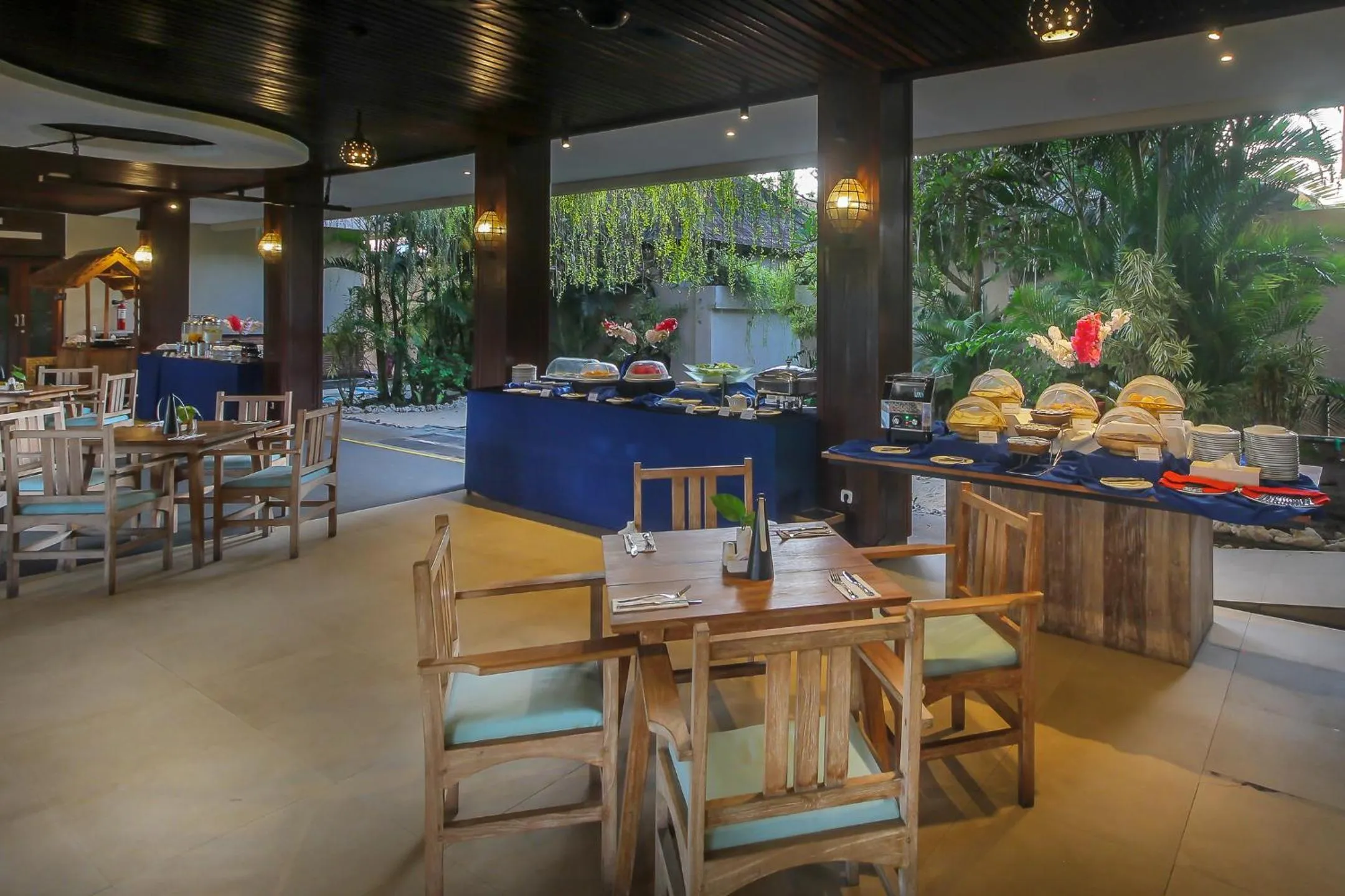 Buffet breakfast in d'Nusa Beach Club and Resort