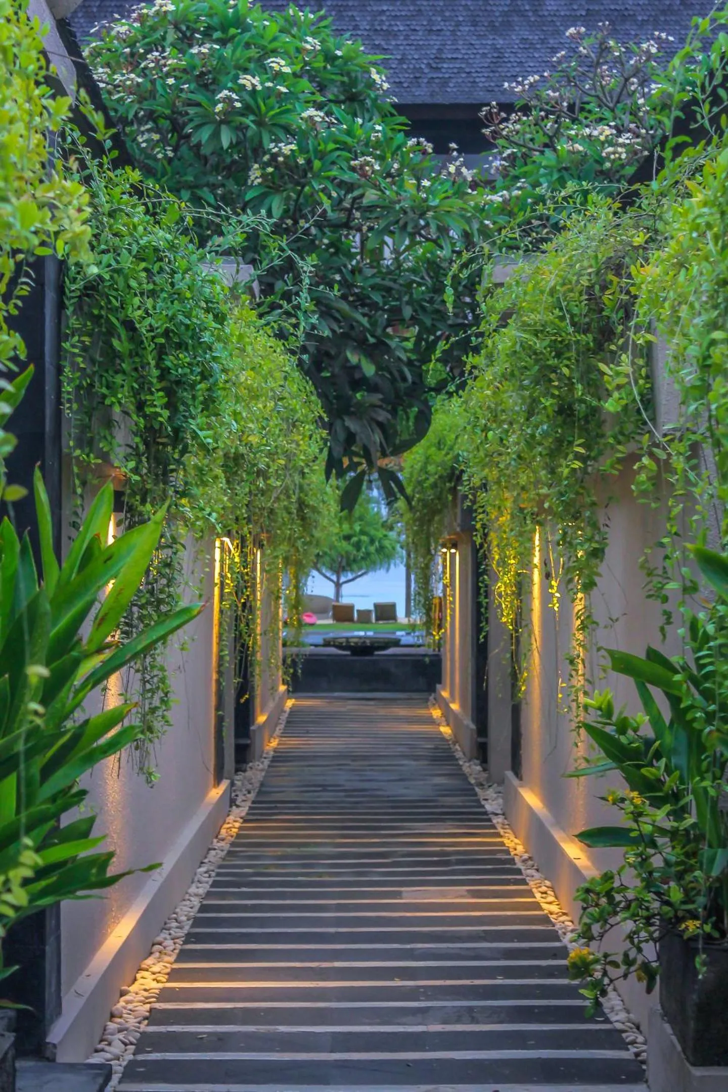 Day in d'Nusa Beach Club and Resort