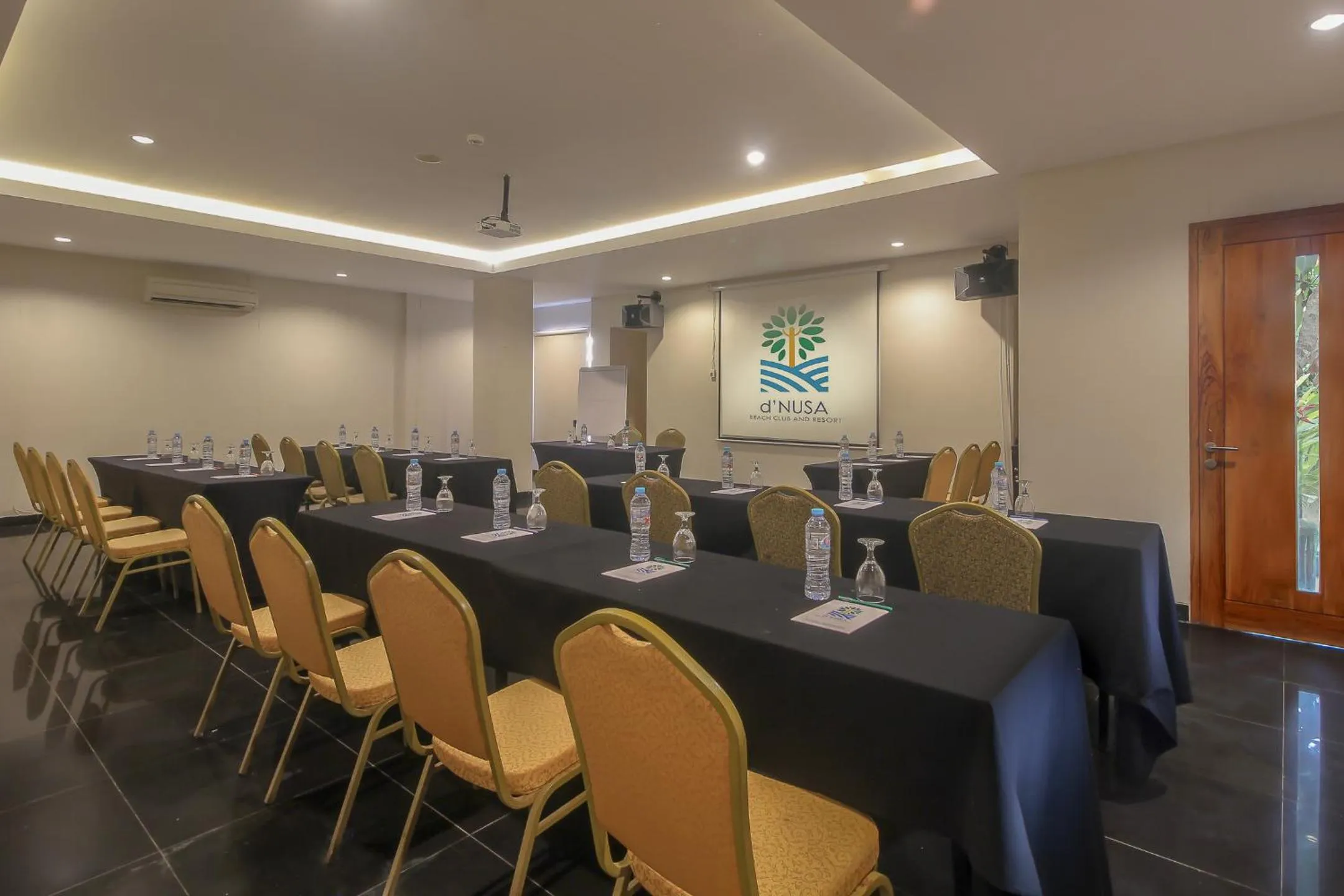 Meeting/conference room in d'Nusa Beach Club and Resort