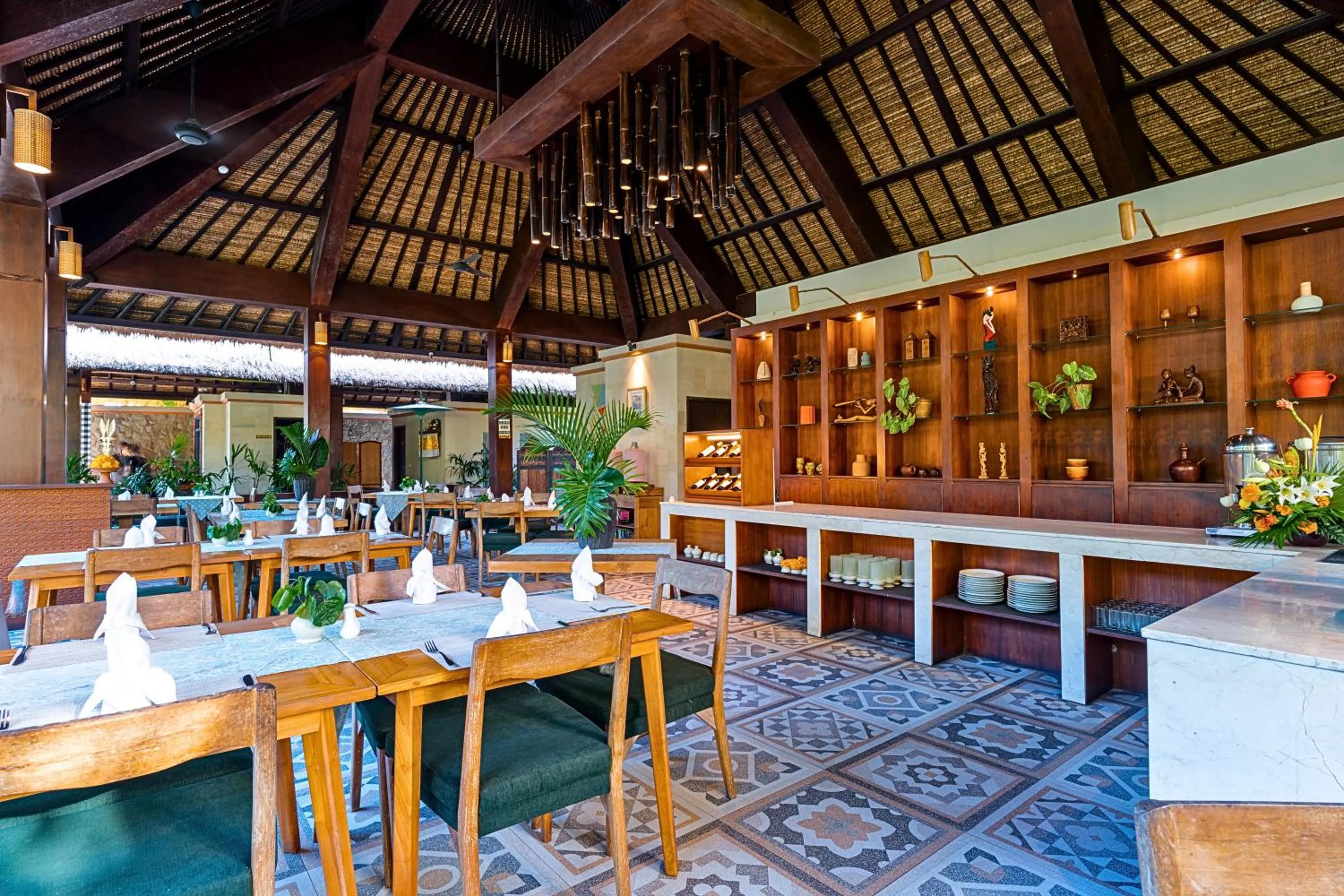 Restaurant/places to eat in Radha Phala Resort & Spa