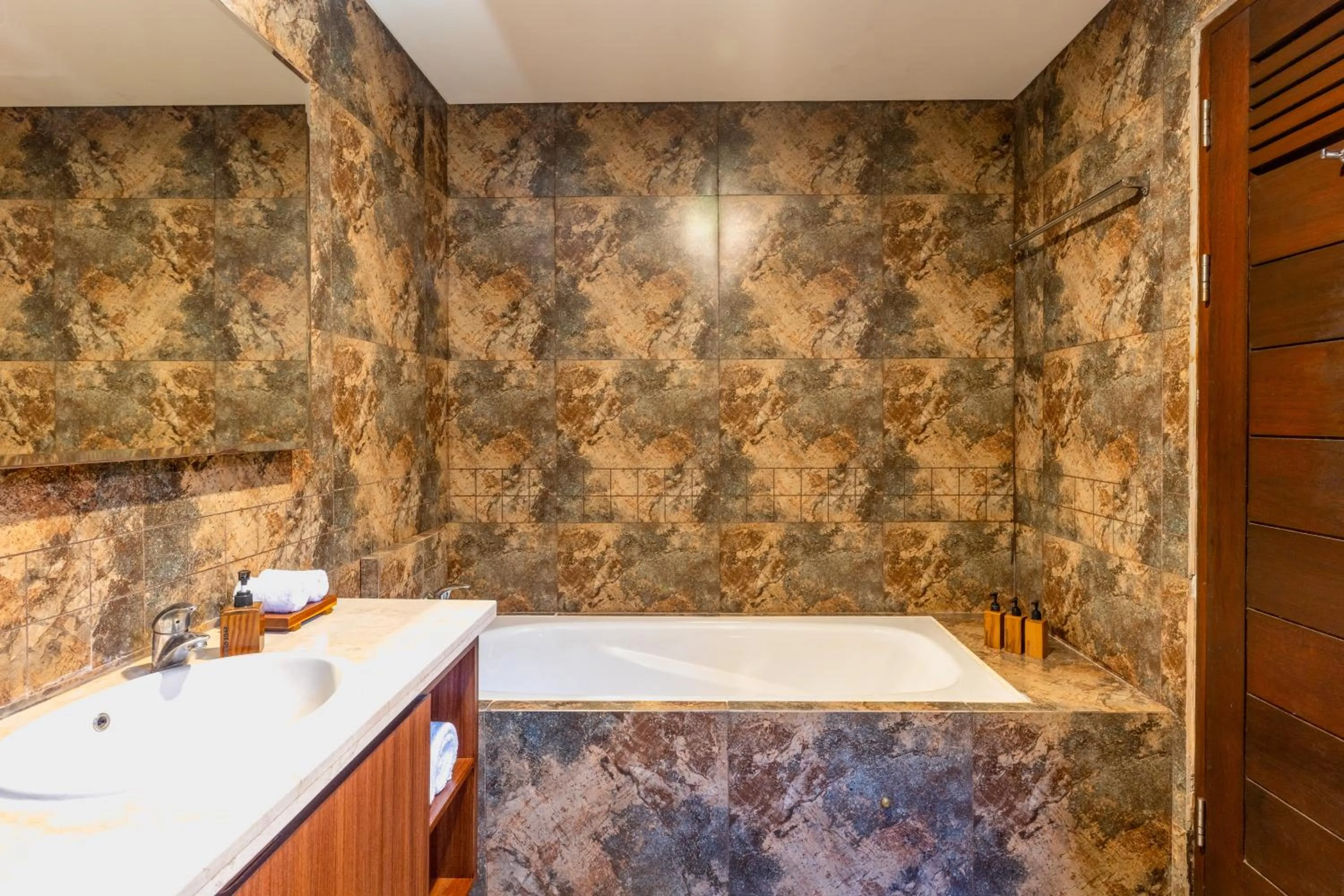 Bathroom in Radha Phala Resort & Spa