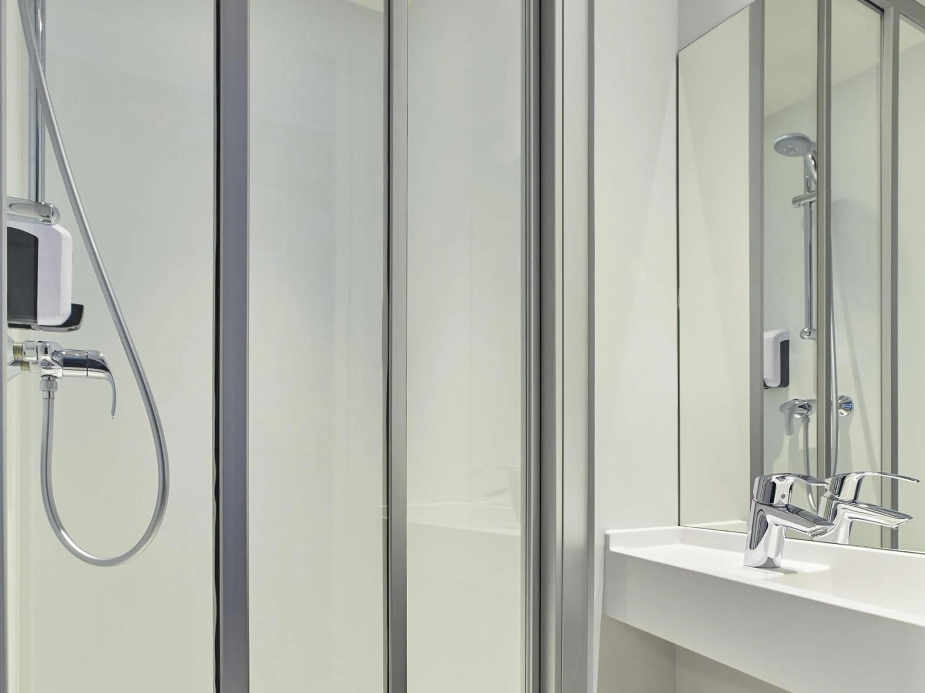 Bedroom in hotelF1 Paris Porte de Châtillon