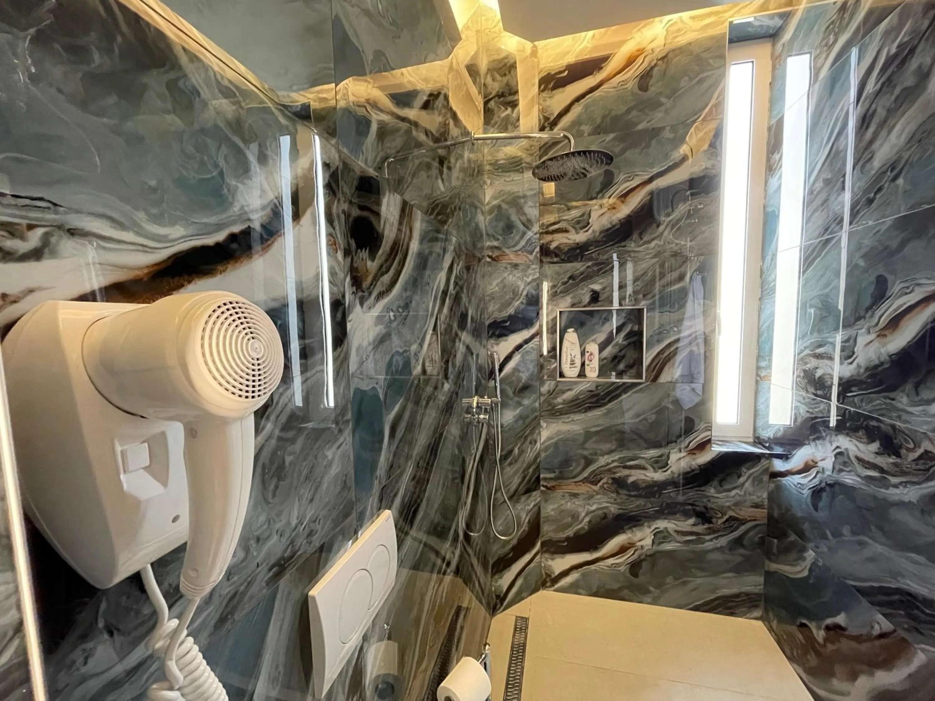 Shower in HOTEL VILA 15 - CENTER