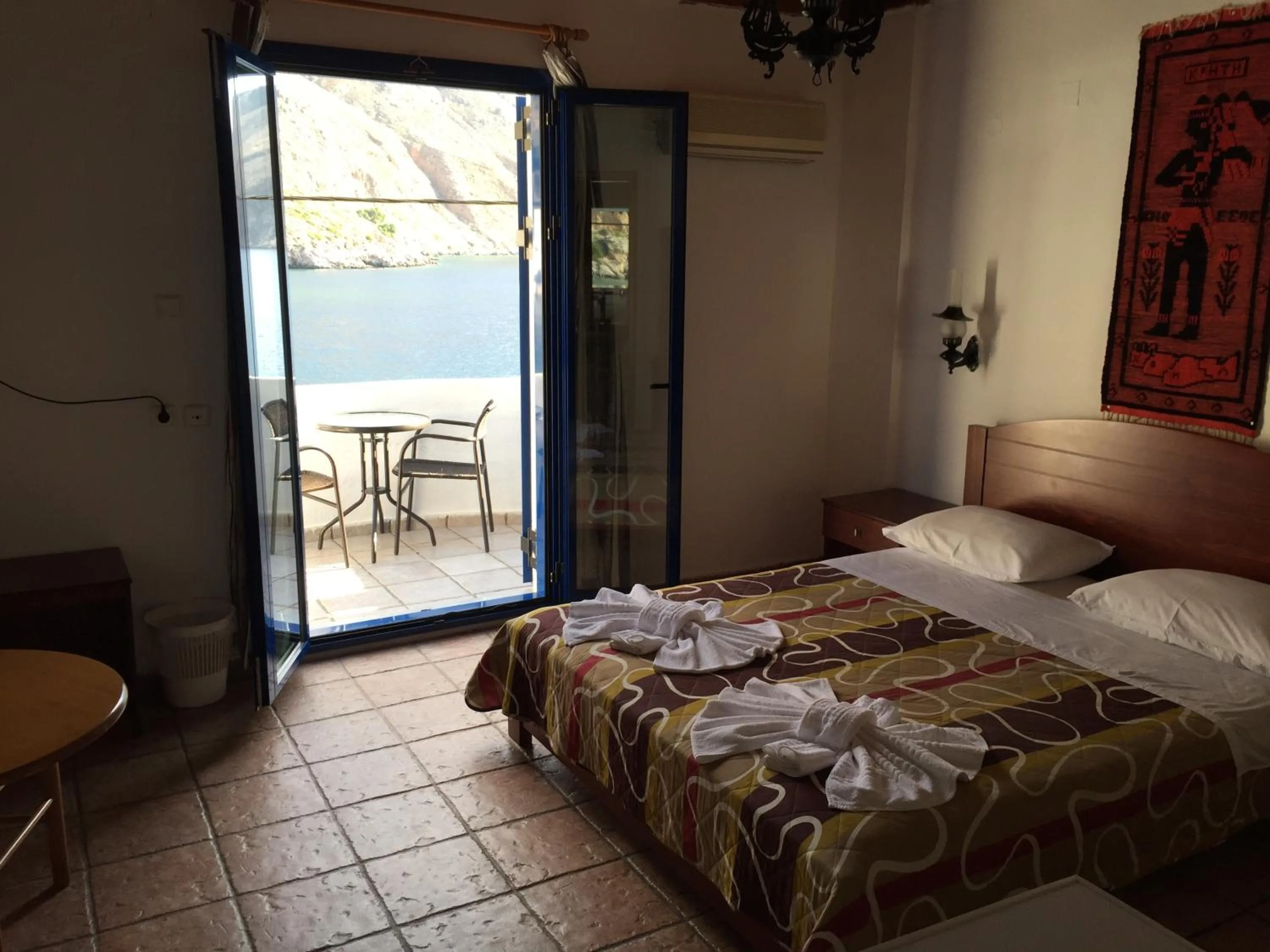 Balcony/Terrace, Bed in Daskalogiannis Hotel