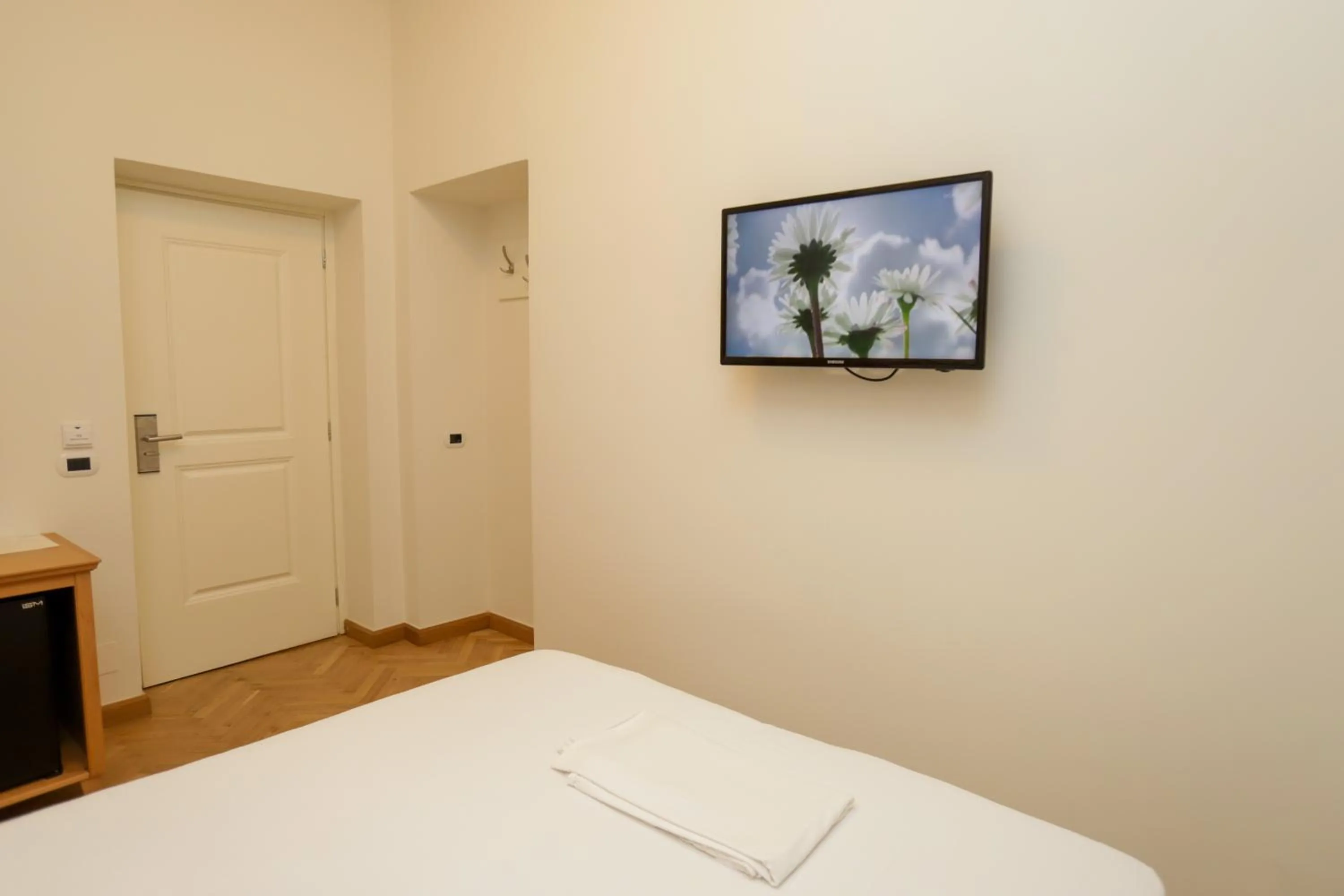 TV and multimedia, Bed in Le Palazzine Hotel