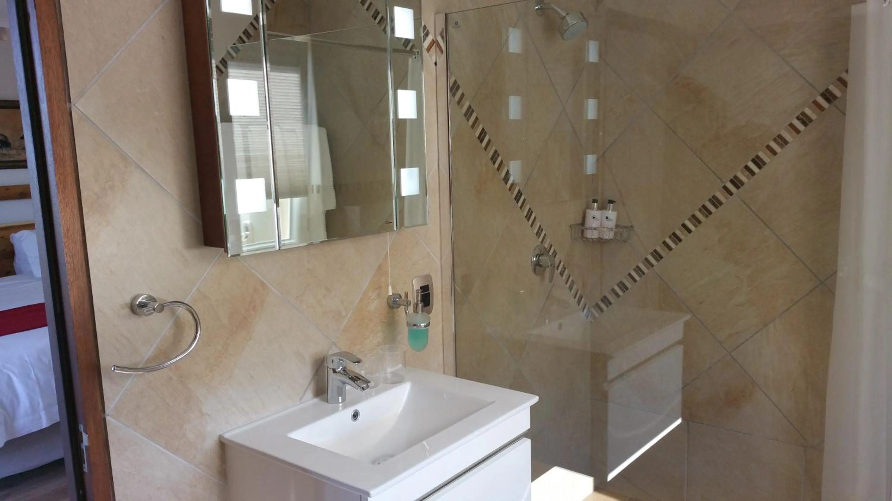 Bathroom in Lala Panzi B&B