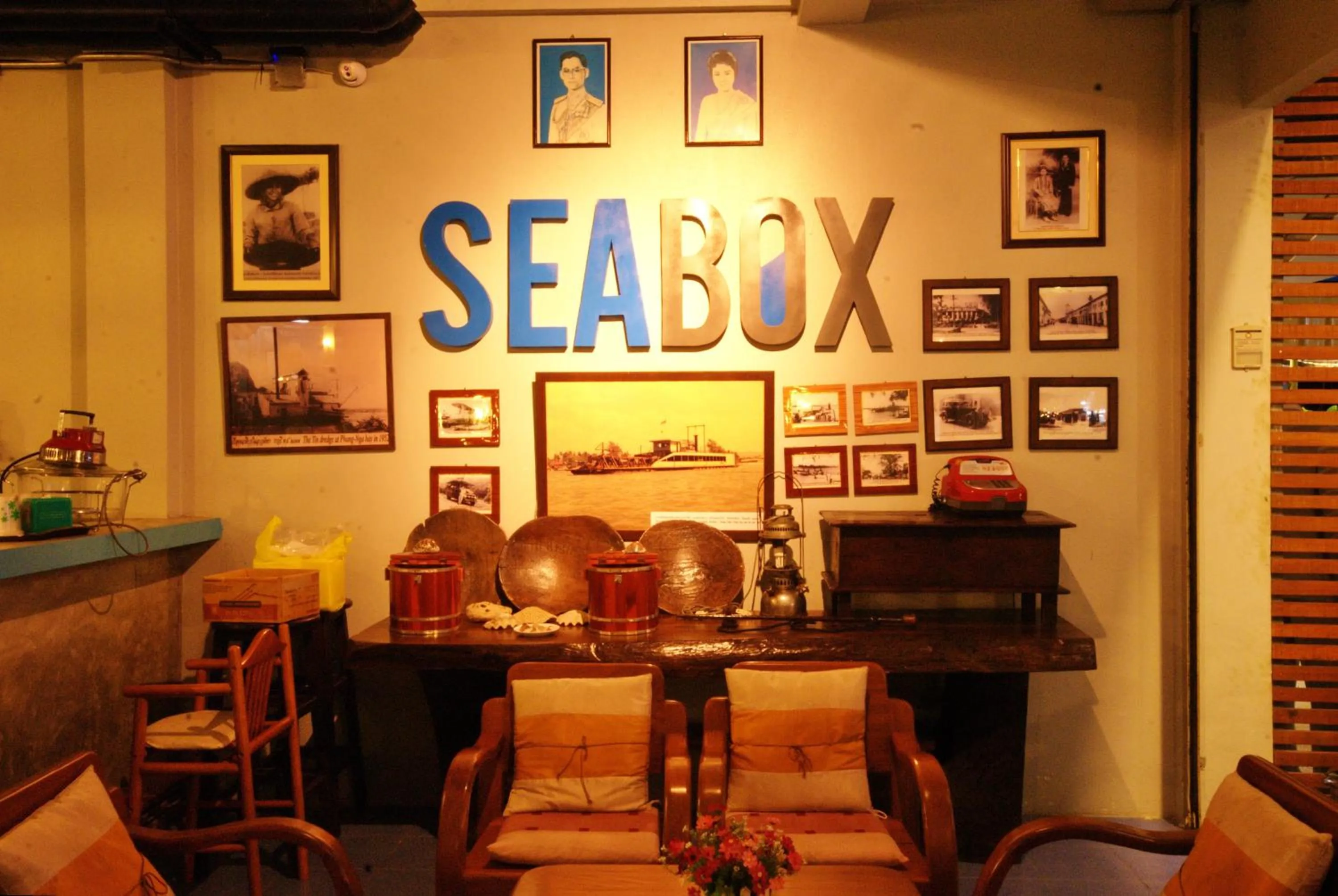 Restaurant/places to eat in Seabox Khaolak Hostel