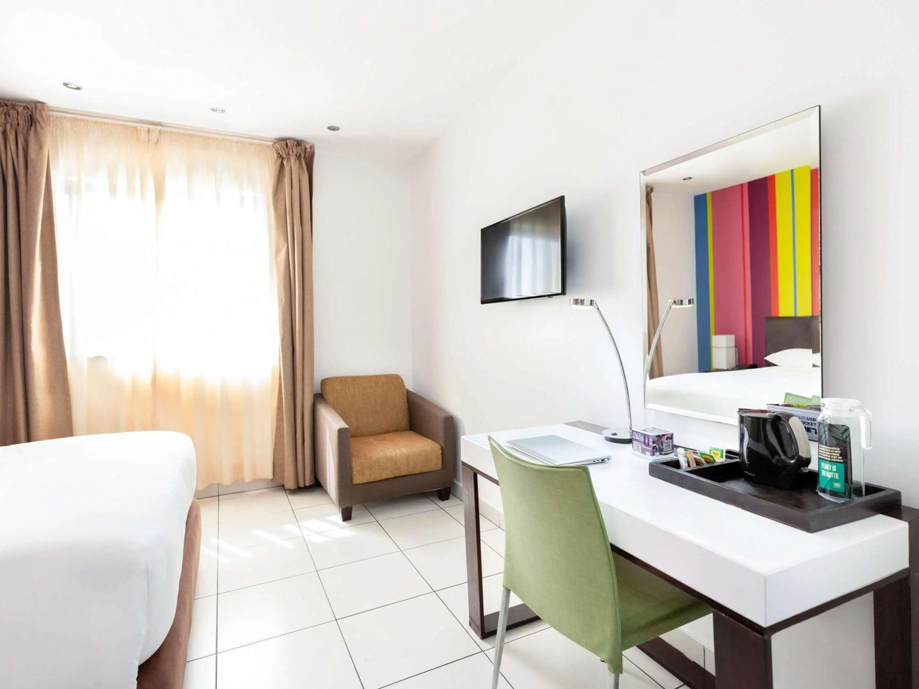 Bedroom, Bed in Ibis Styles Accra Airport