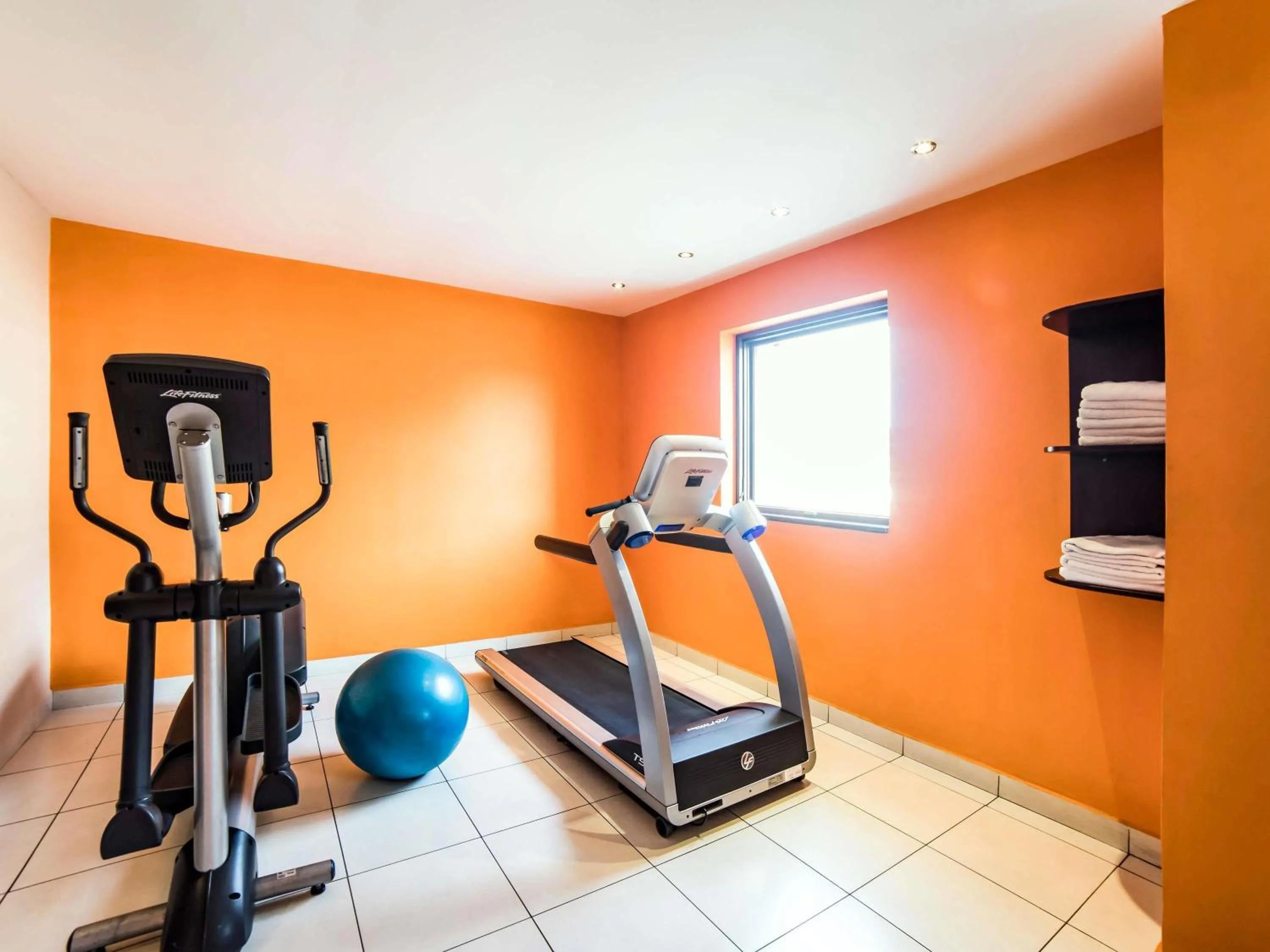 Fitness centre/facilities in Ibis Styles Accra Airport
