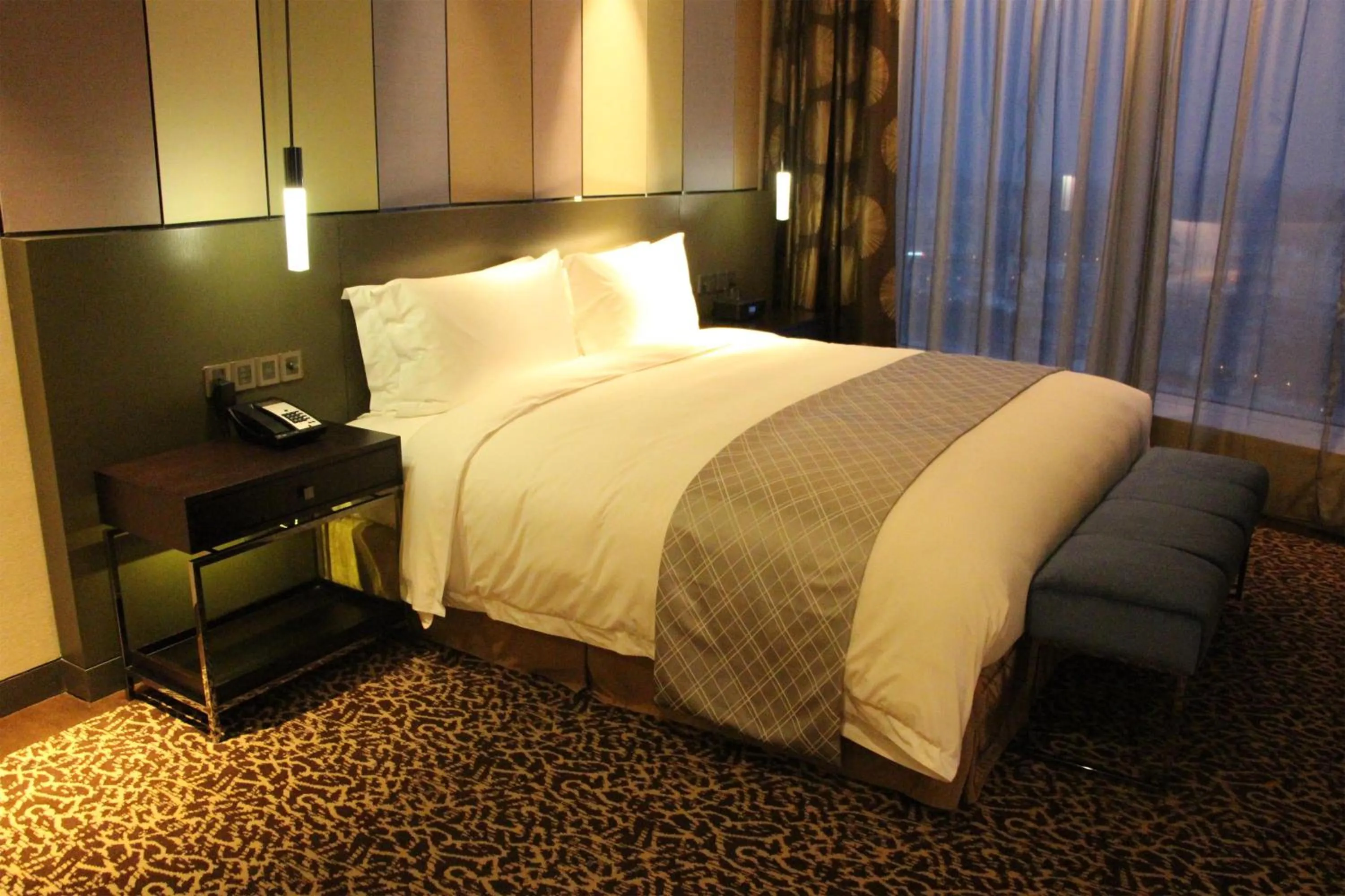 Bed in Sofitel Lianyungang Suning
