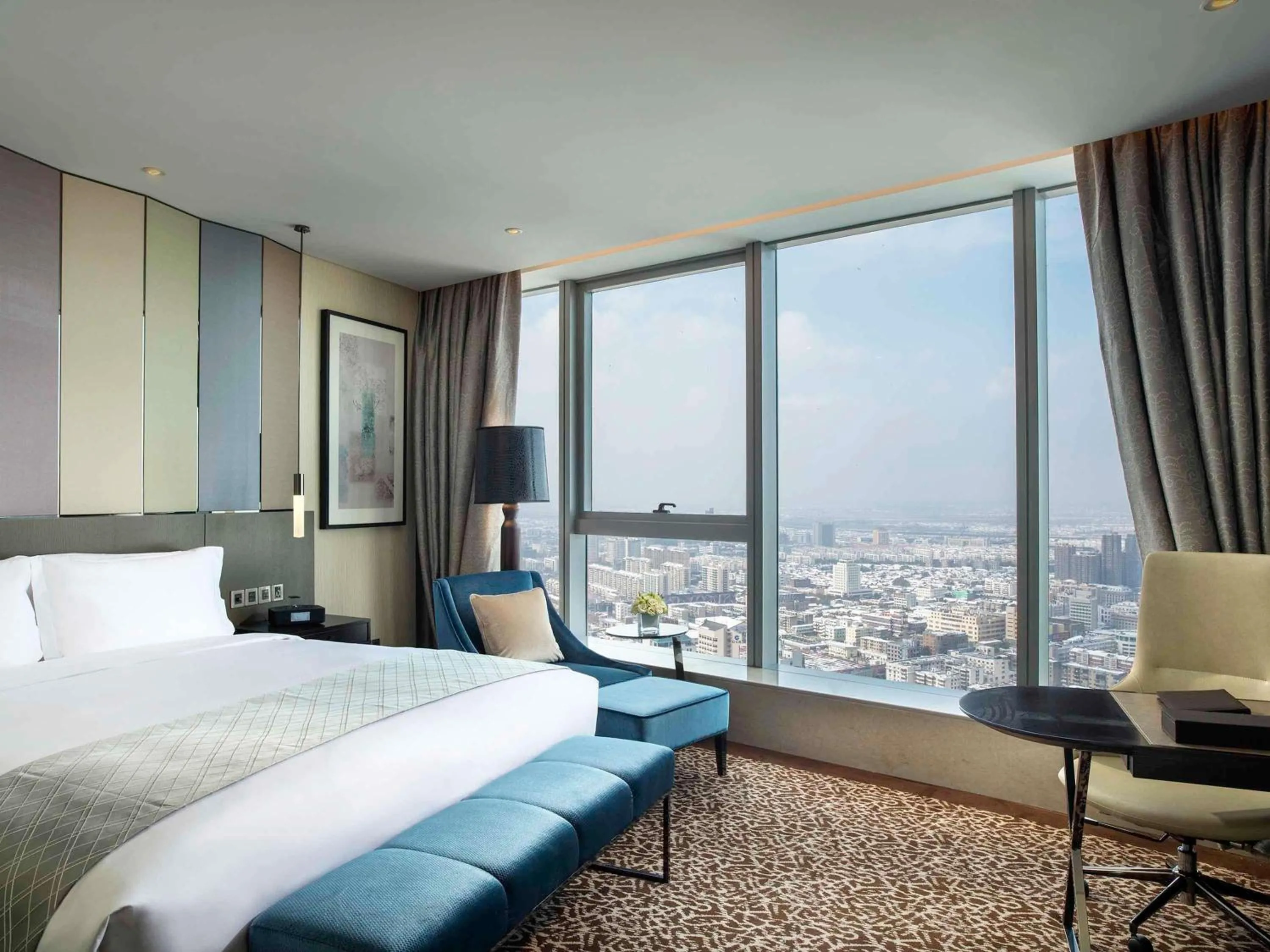 Bedroom, Bed in Sofitel Lianyungang Suning