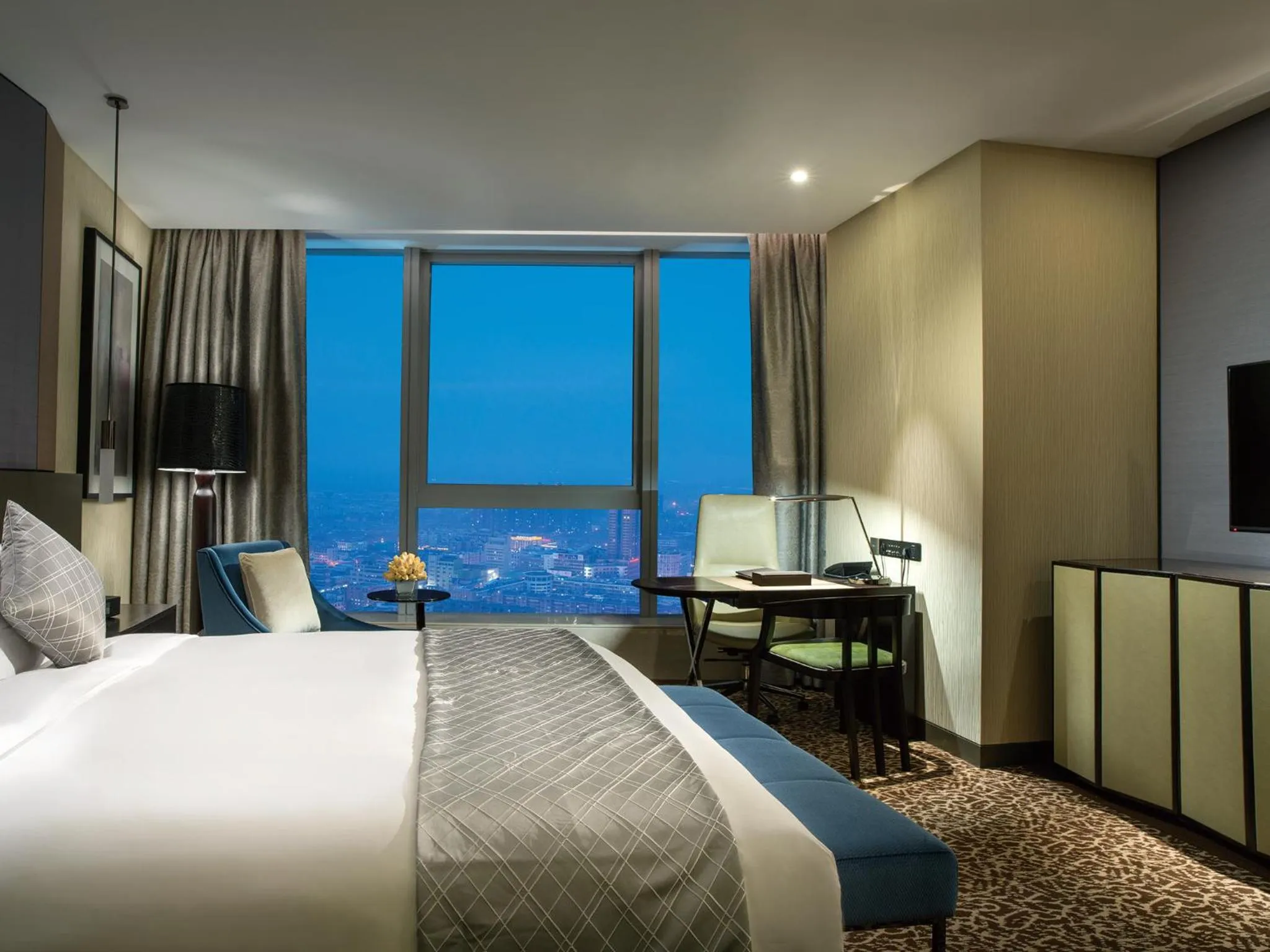 Bedroom, Bed in Sofitel Lianyungang Suning