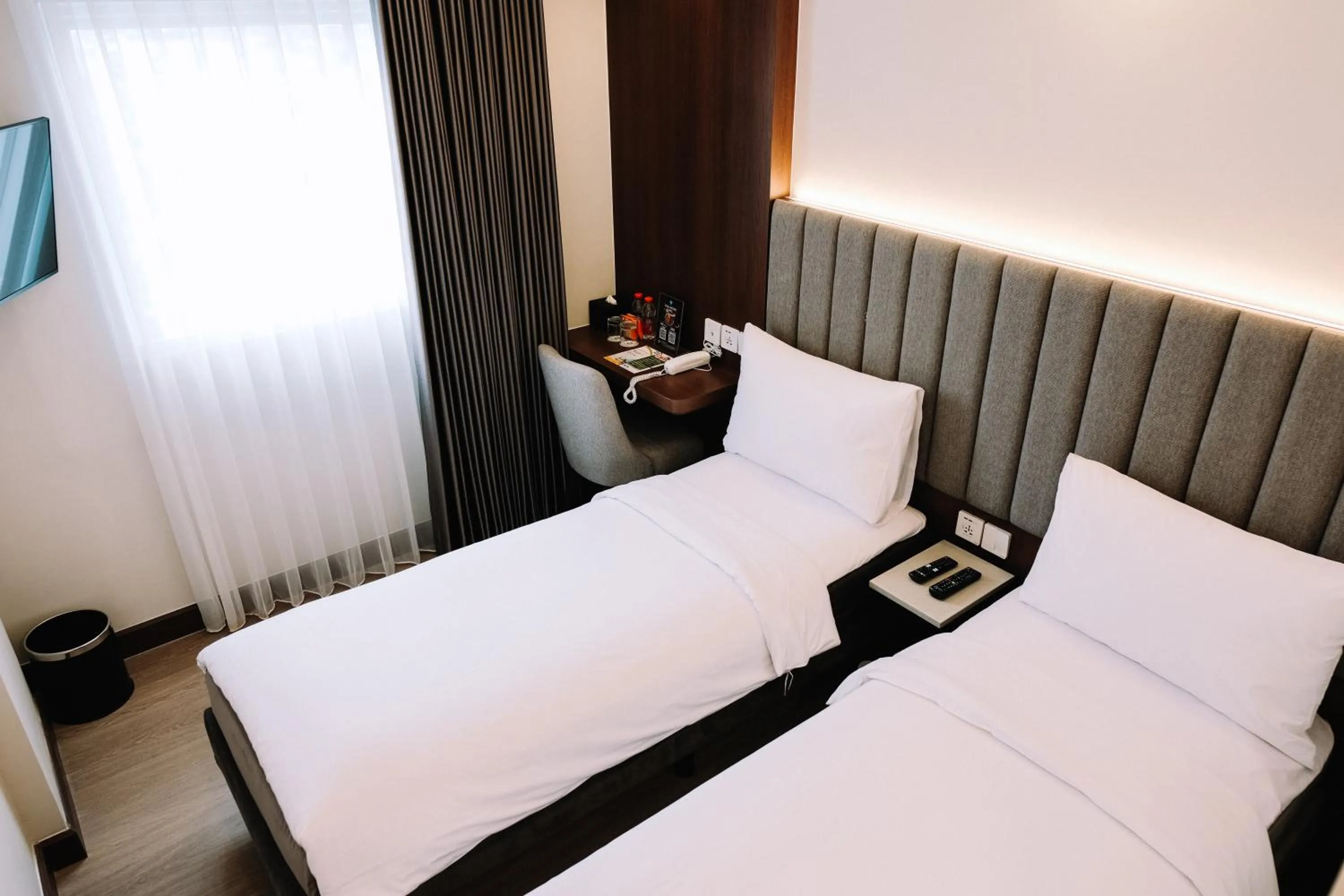 Bed in Deka Hotel Surabaya HR Muhammad