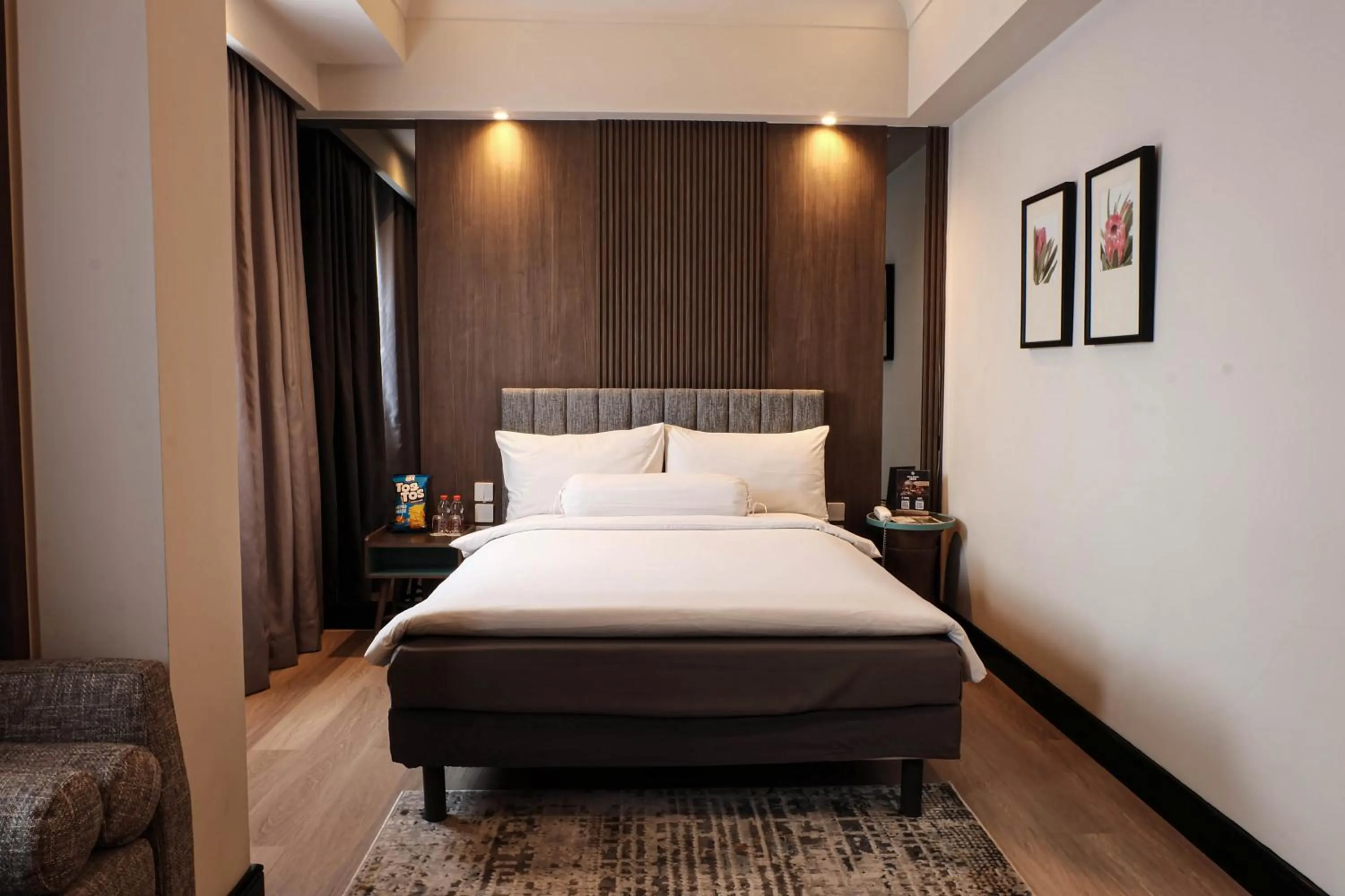 Bedroom, Bed in Deka Hotel Surabaya HR Muhammad