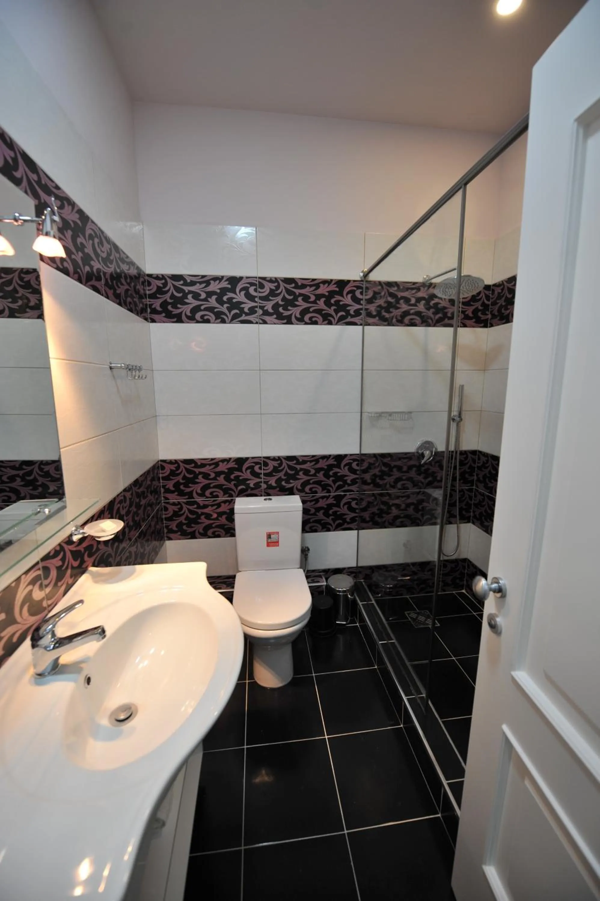 Bathroom in Rose Garden Hotel