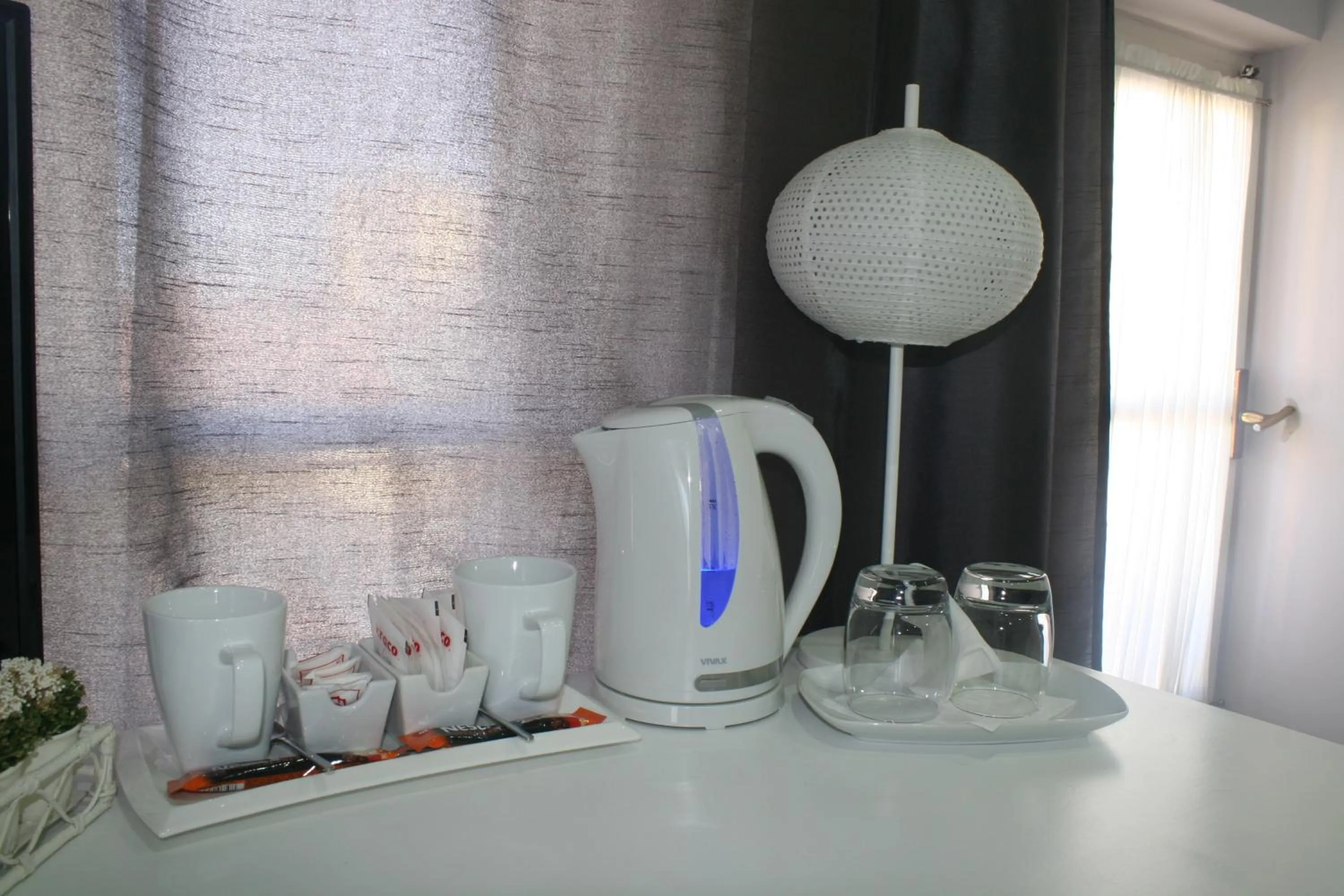 Coffee/tea facilities in Rose Garden Hotel